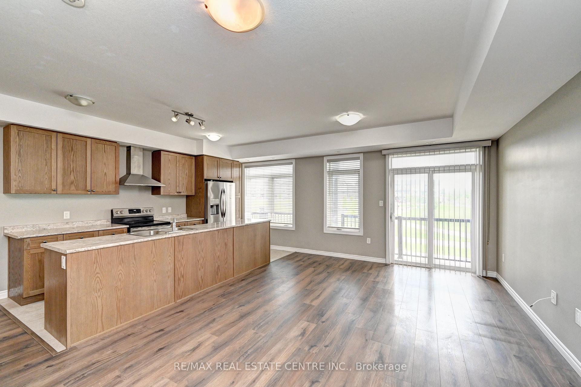 Photo 9 of 102 Wheat Lane, Kitchener, Huron Park — HOMEH