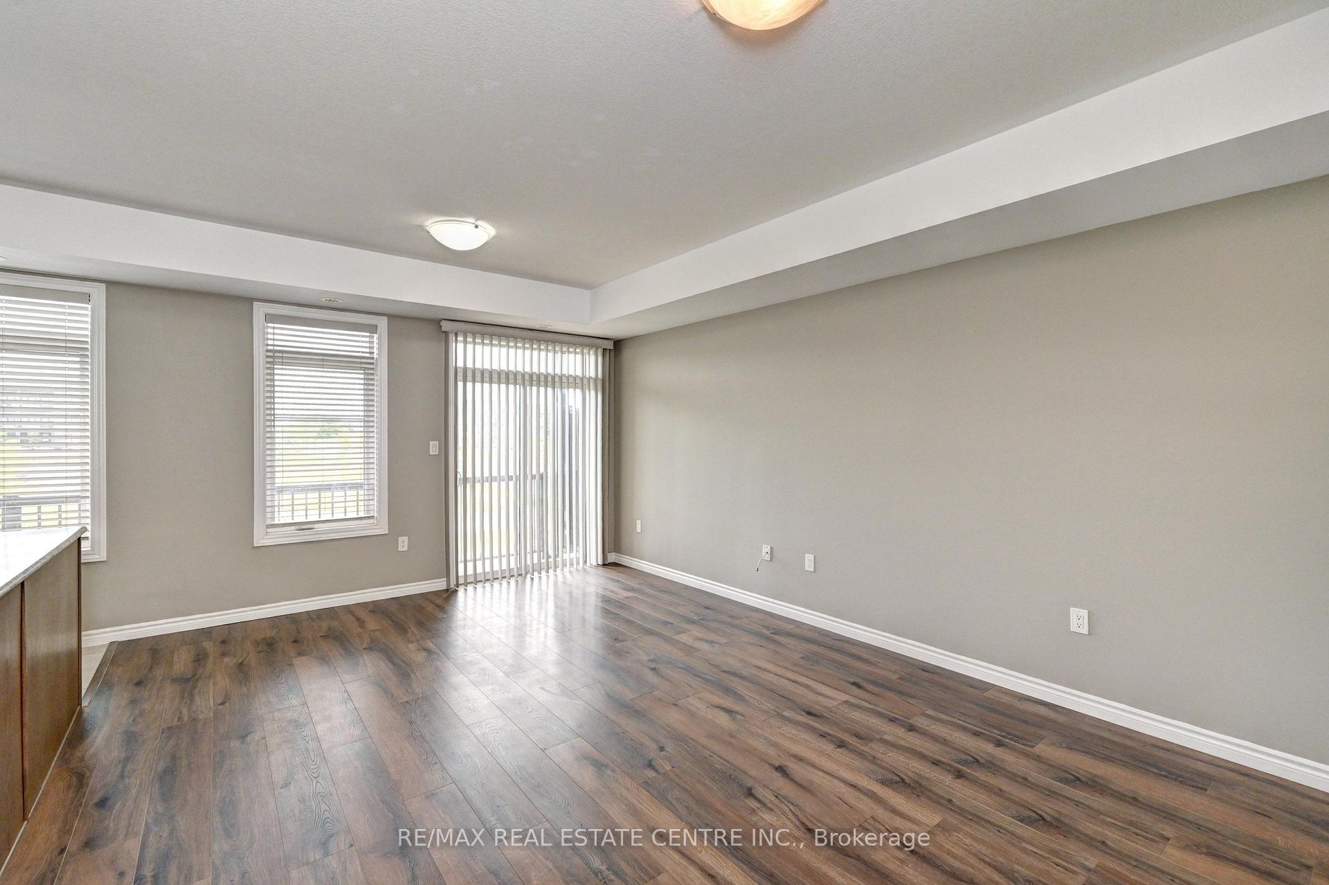 Photo 10 of 102 Wheat Lane, Kitchener, Huron Park — HOMEH