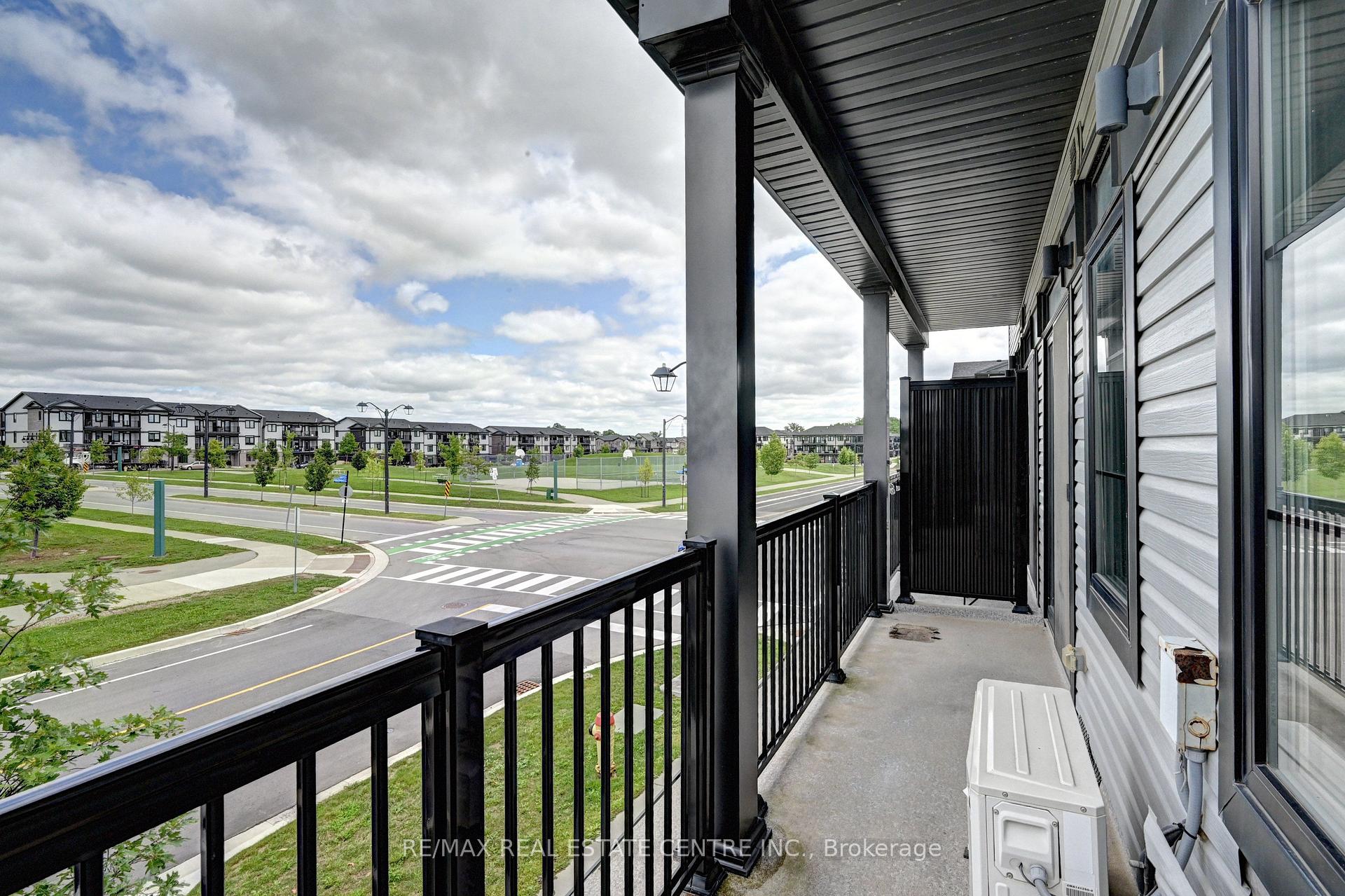 Photo 11 of 102 Wheat Lane, Kitchener, Huron Park — HOMEH