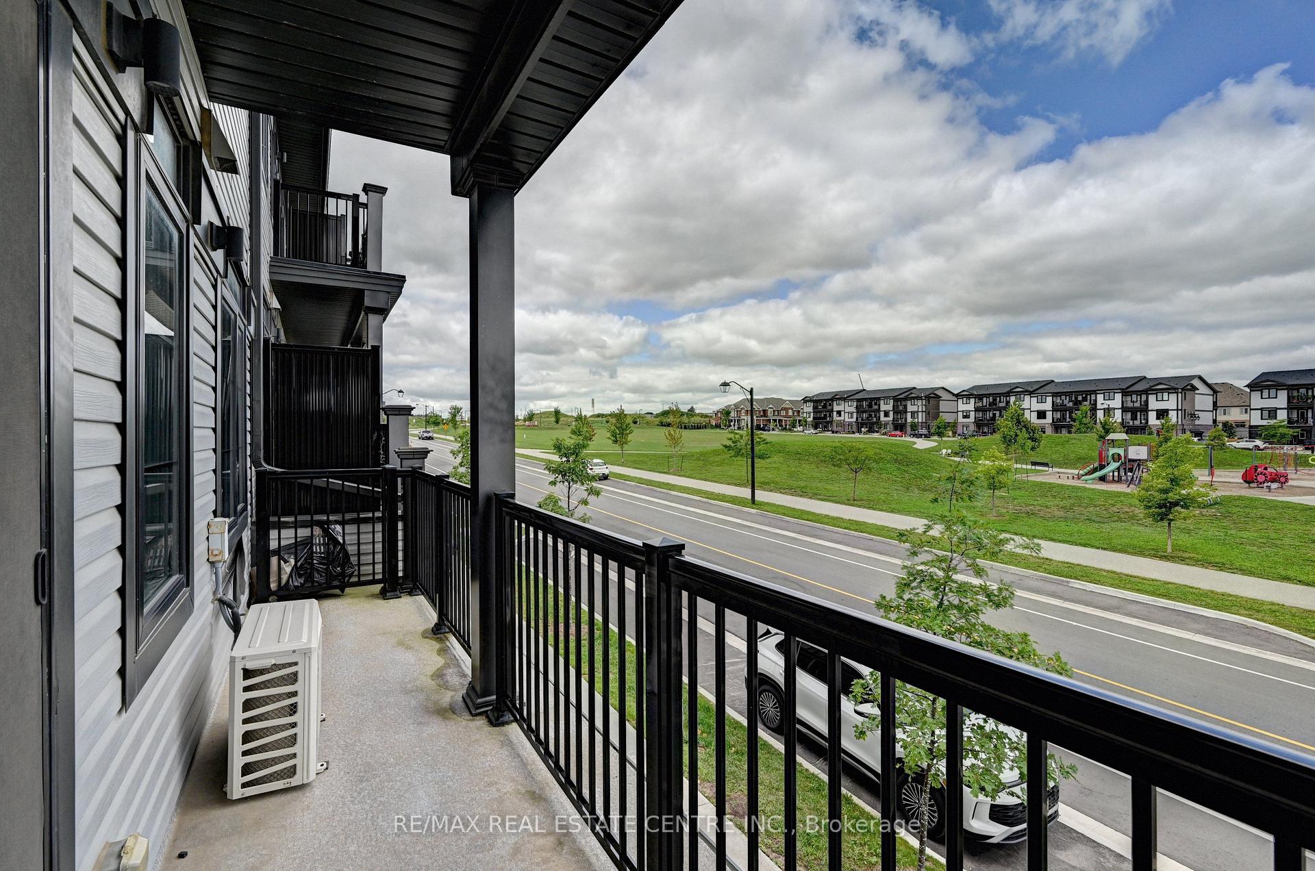 Photo 12 of 102 Wheat Lane, Kitchener, Huron Park — HOMEH