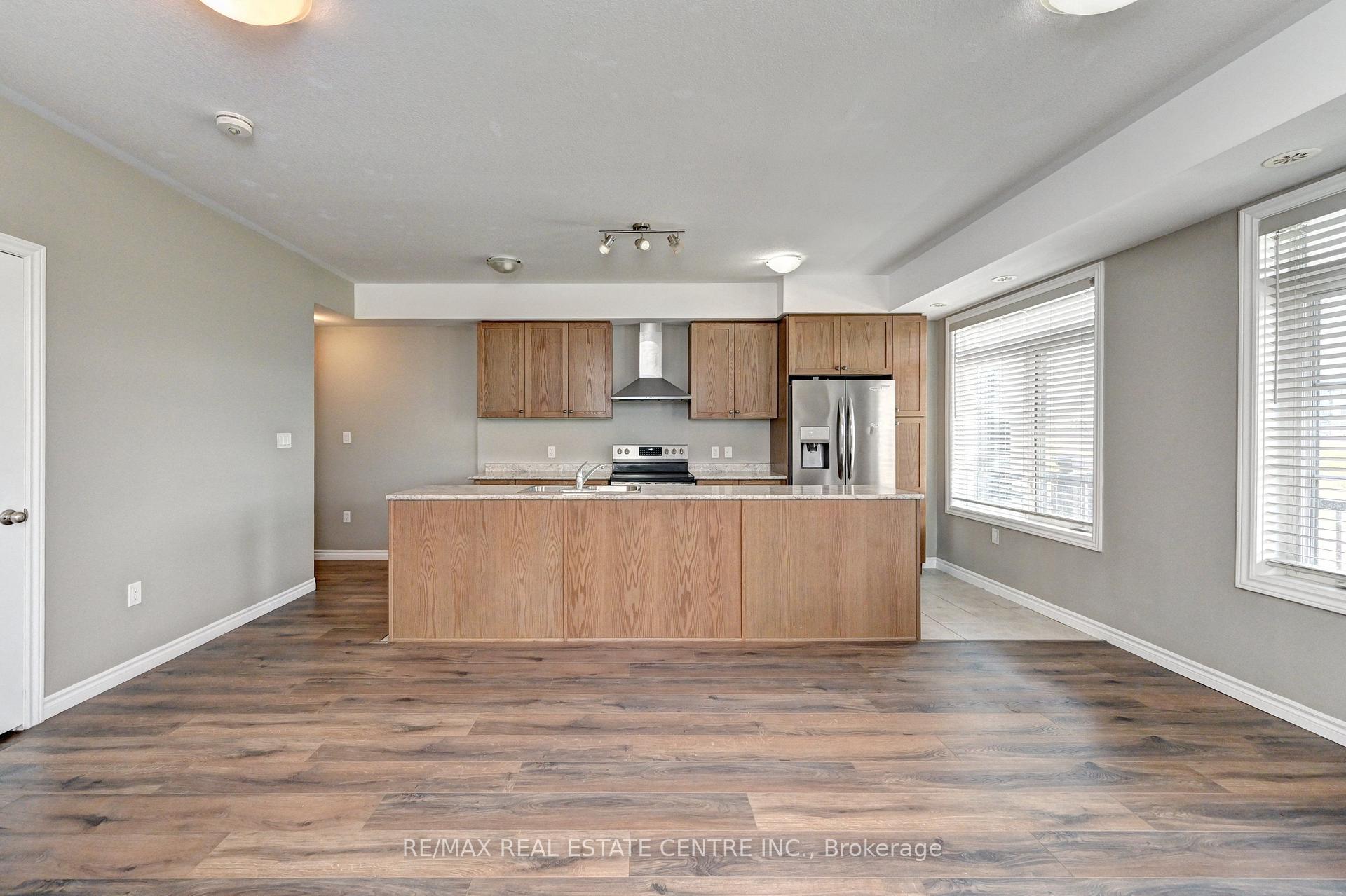 Photo 20 of 102 Wheat Lane, Kitchener, Huron Park — HOMEH