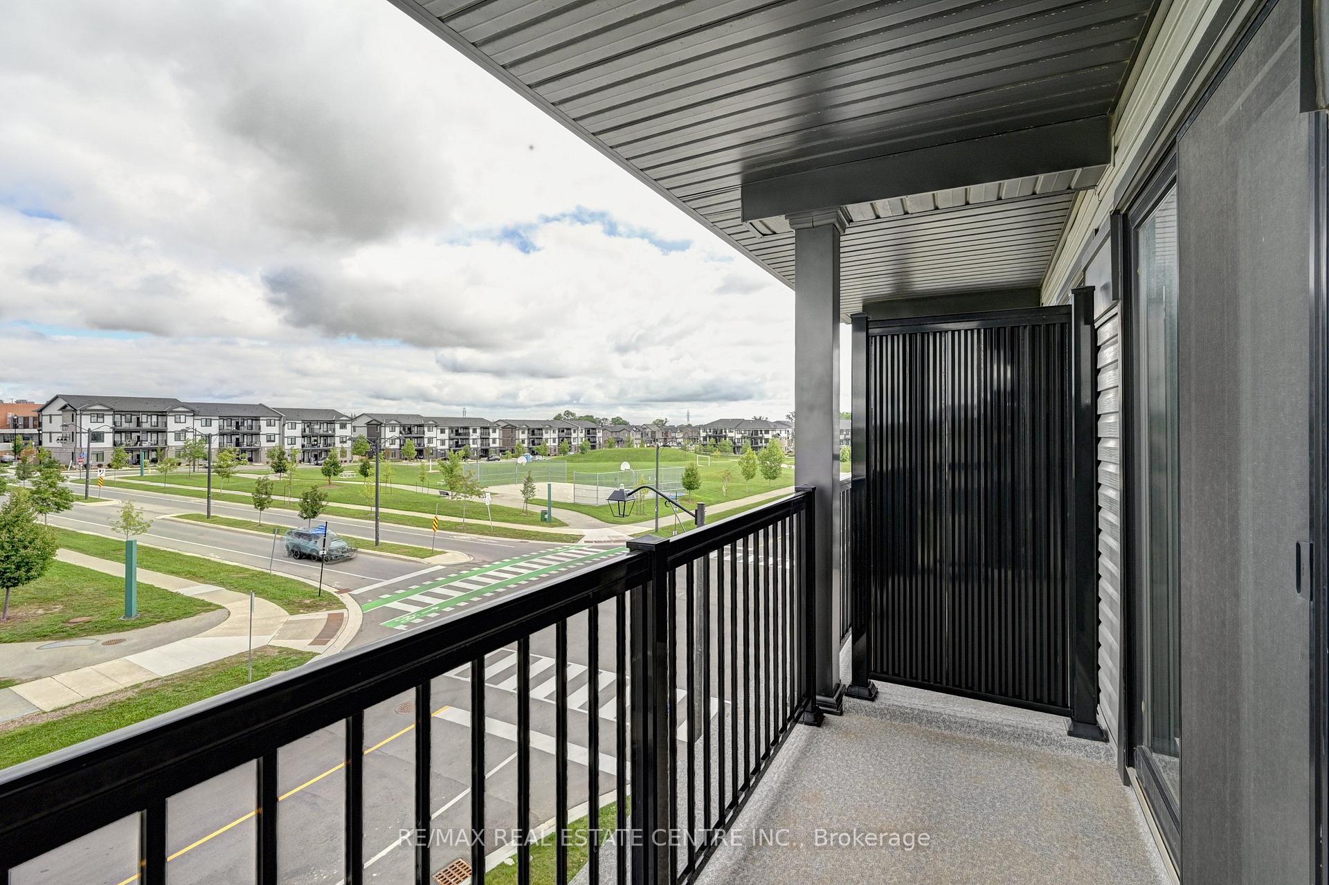 Photo 29 of 102 Wheat Lane, Kitchener, Huron Park — HOMEH