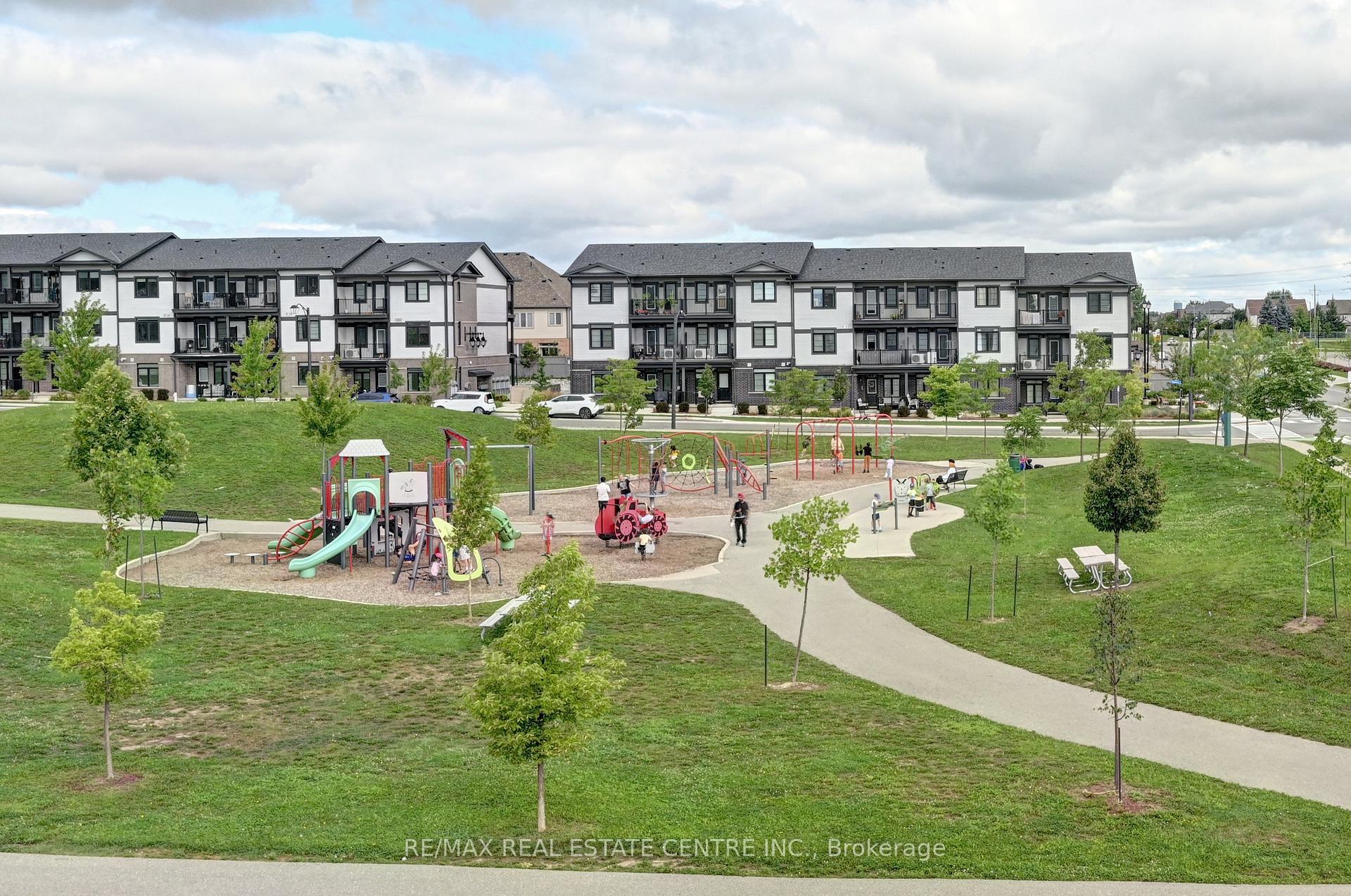 Photo 34 of 102 Wheat Lane, Kitchener, Huron Park — HOMEH
