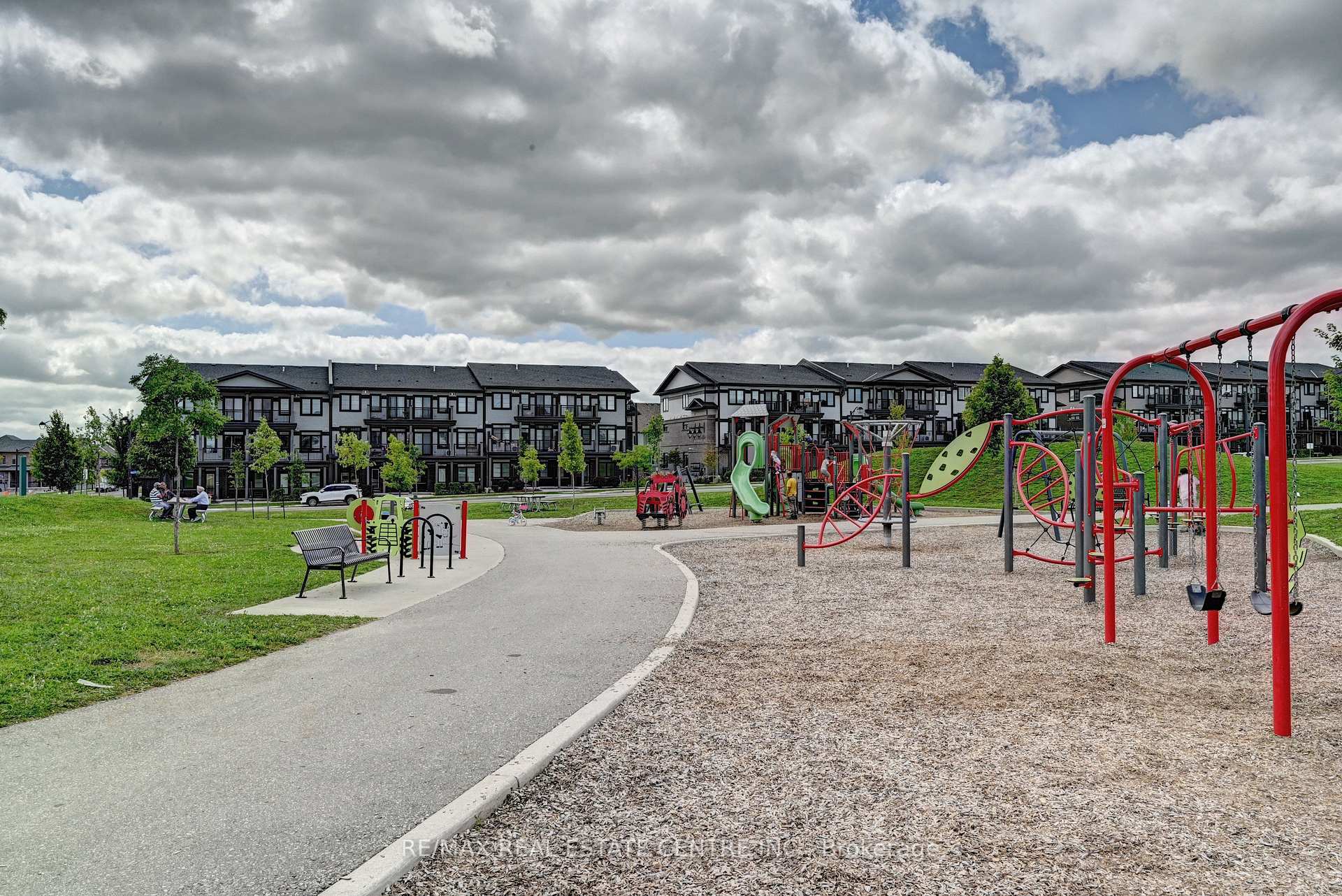 Photo 43 of 102 Wheat Lane, Kitchener, Huron Park — HOMEH