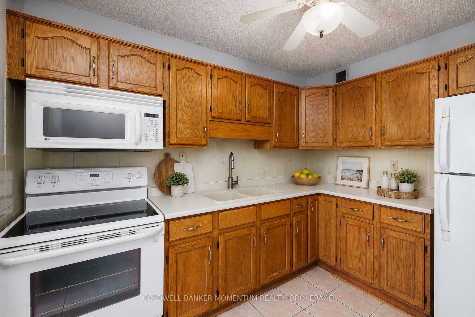 Photo 9 of Unit 1002, 365 Geneva Street, St. Catharines, Fairview — HOMEH