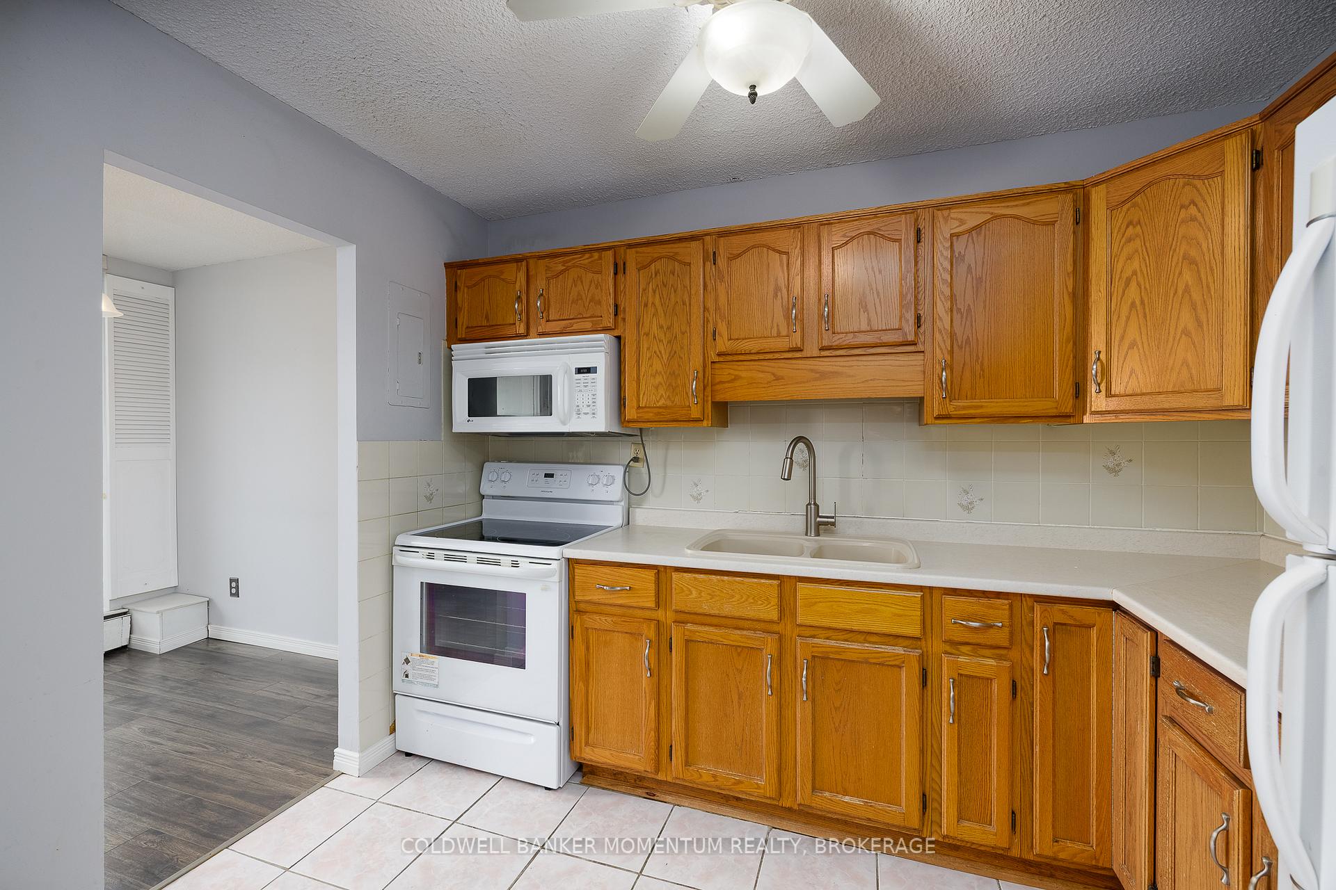 Photo 10 of Unit 1002, 365 Geneva Street, St. Catharines, Fairview — HOMEH