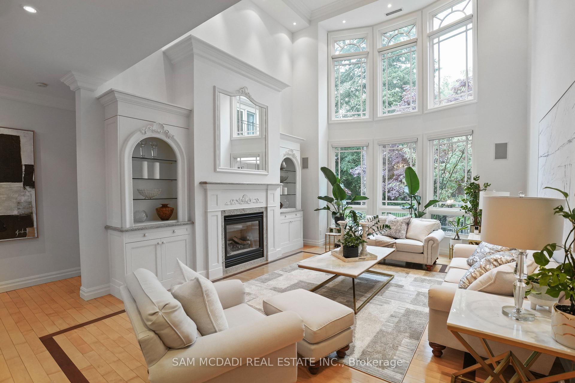 Photo 4 of 1382 Aldo Drive, Mississauga, Lorne Park — HOMEH