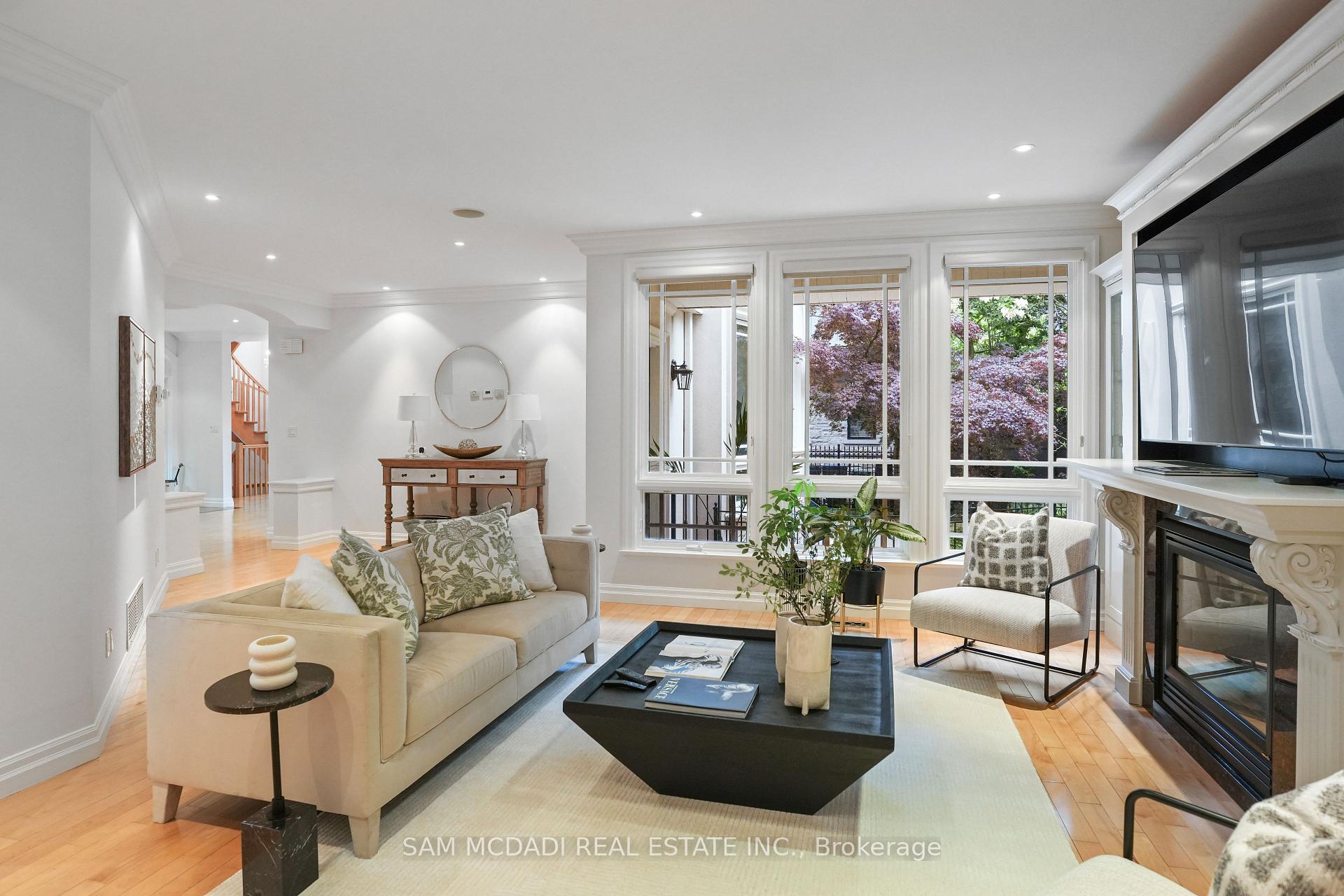 Photo 13 of 1382 Aldo Drive, Mississauga, Lorne Park — HOMEH