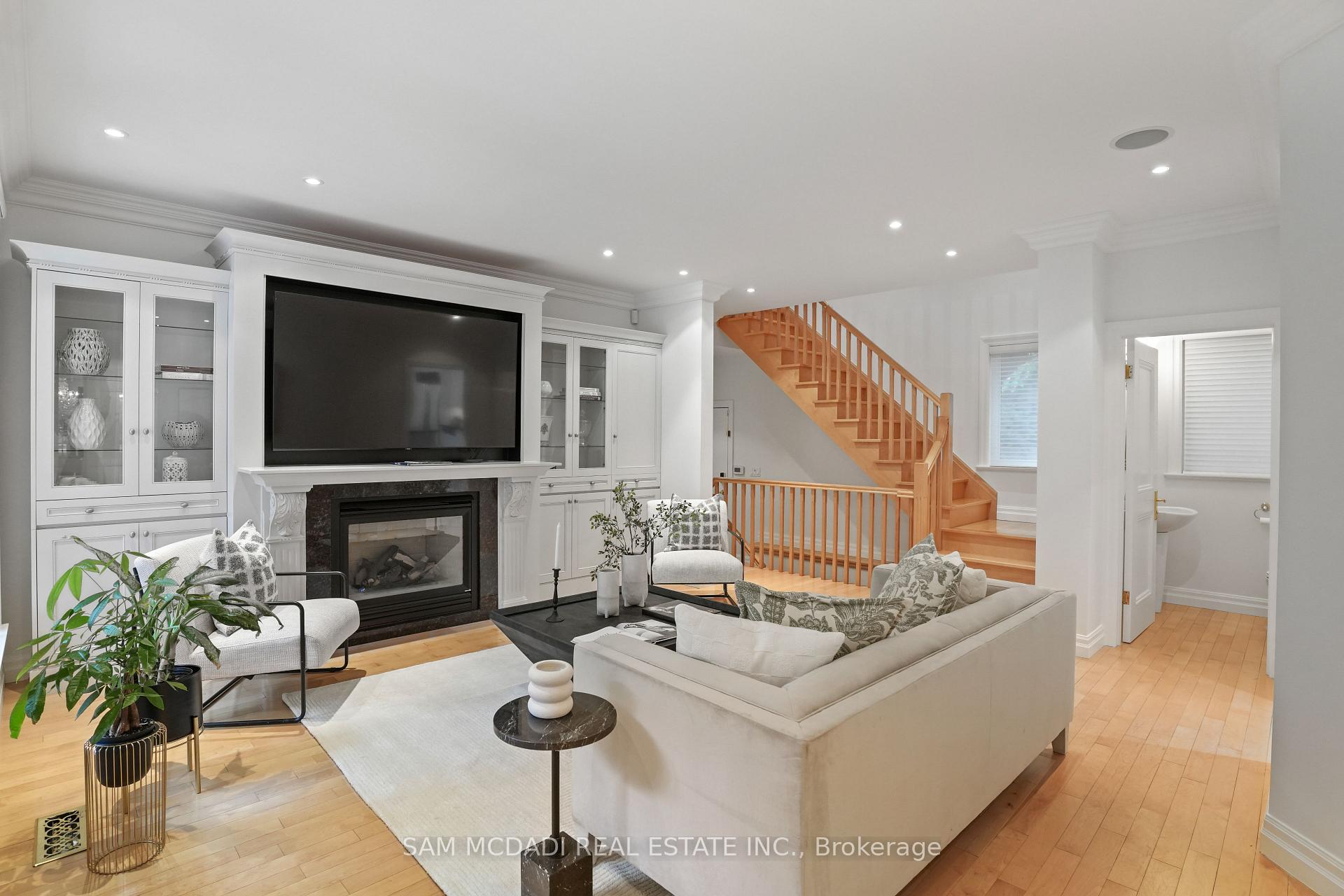 Photo 14 of 1382 Aldo Drive, Mississauga, Lorne Park — HOMEH