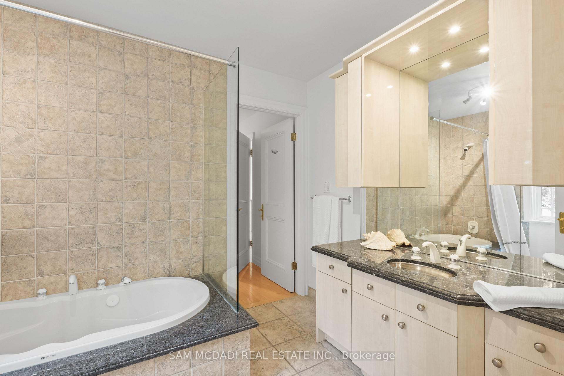 Photo 31 of 1382 Aldo Drive, Mississauga, Lorne Park — HOMEH