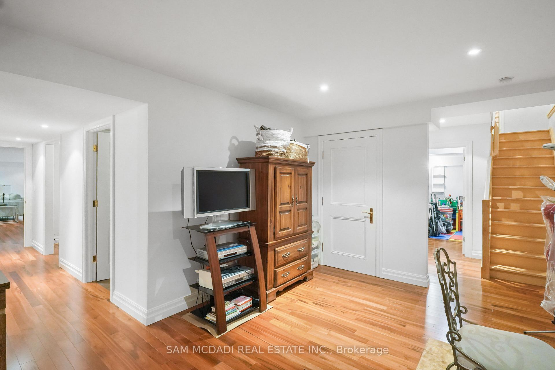 Photo 45 of 1382 Aldo Drive, Mississauga, Lorne Park — HOMEH