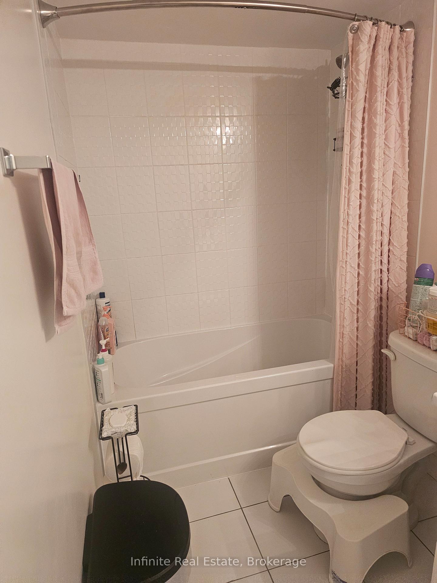 Photo 9 of Unit 11, 29 Lookout Drive, Clarington, Bowmanville — HOMEH