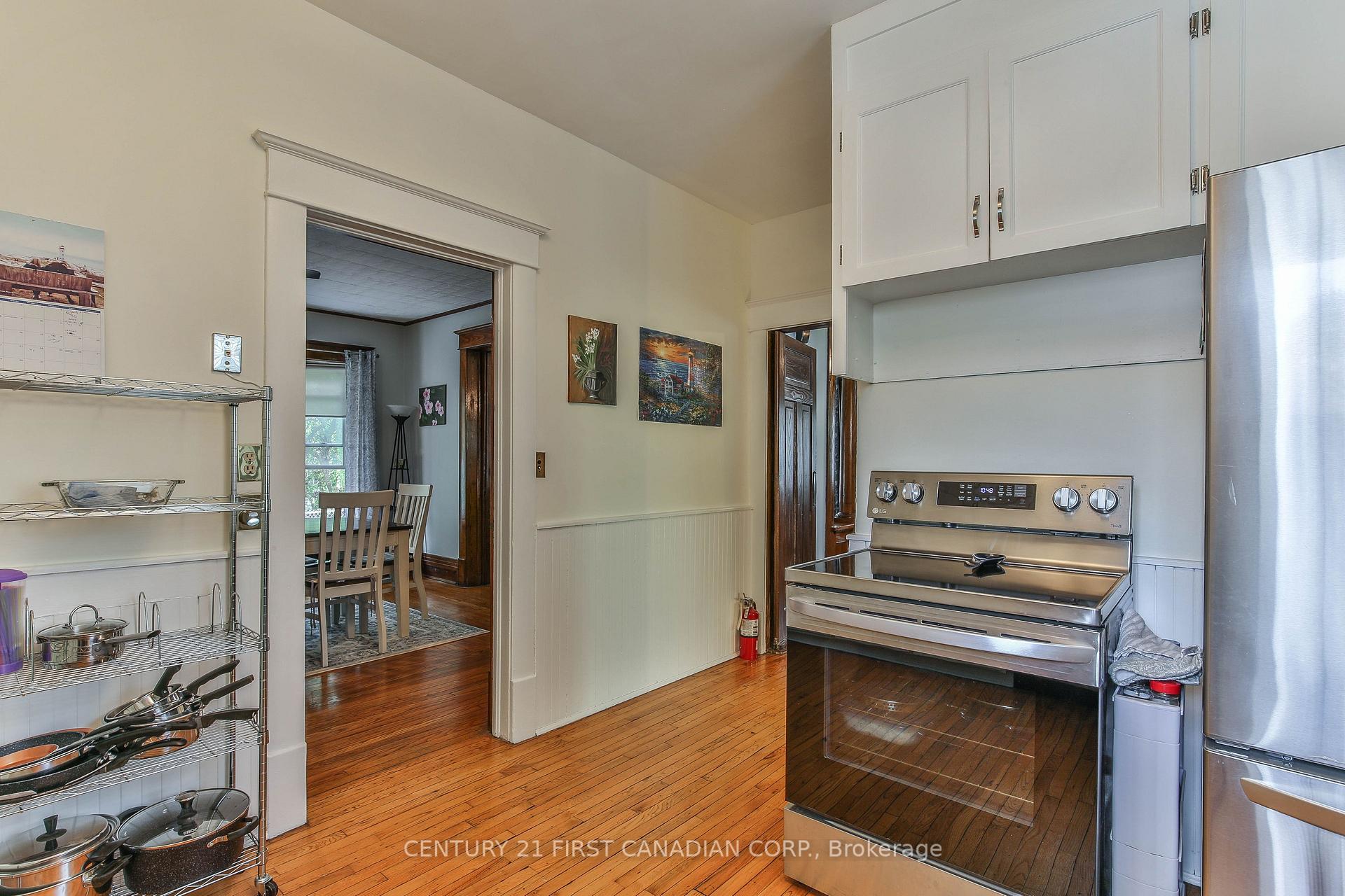 Photo 10 of 308 Broadway Street, Tillsonburg — HOMEH