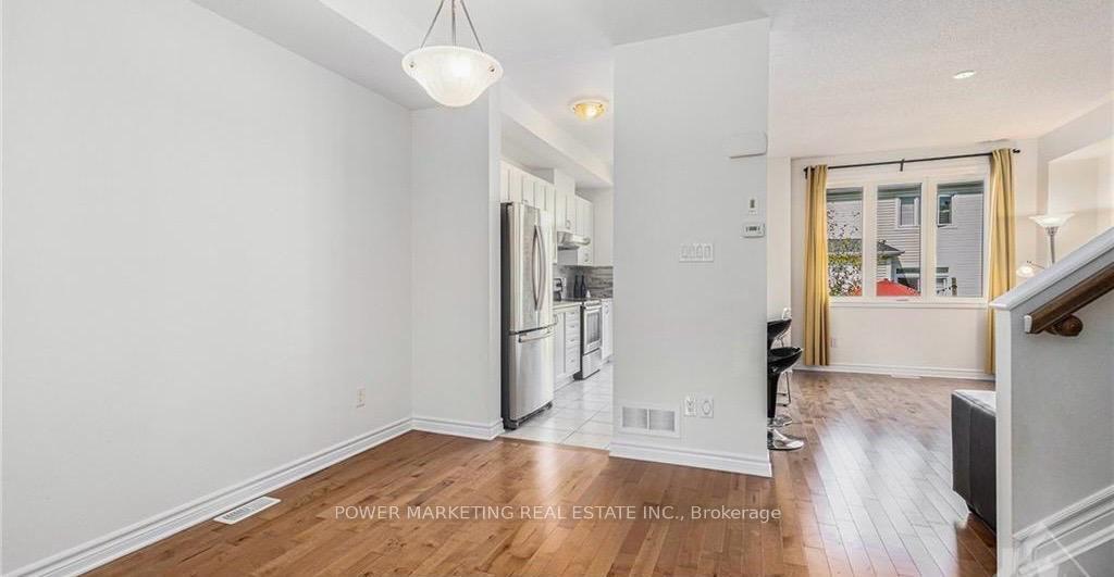 Photo 6 of 932 Kilbirnie Drive, Ottawa, Barrhaven - Half Moon Bay — HOMEH