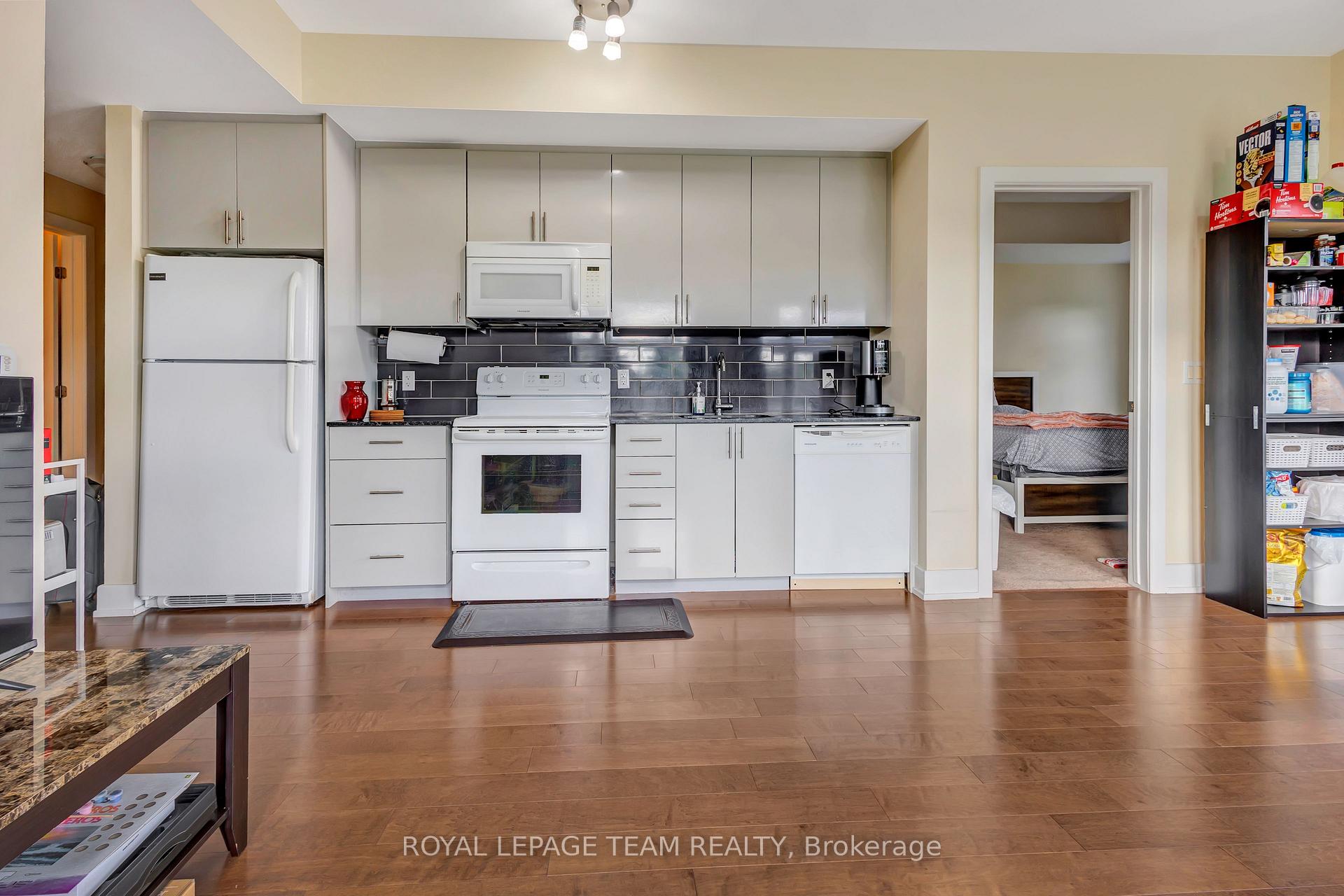 Photo 8 of Unit 215, 2785 Baseline Road, Ottawa, Redwood Park — HOMEH