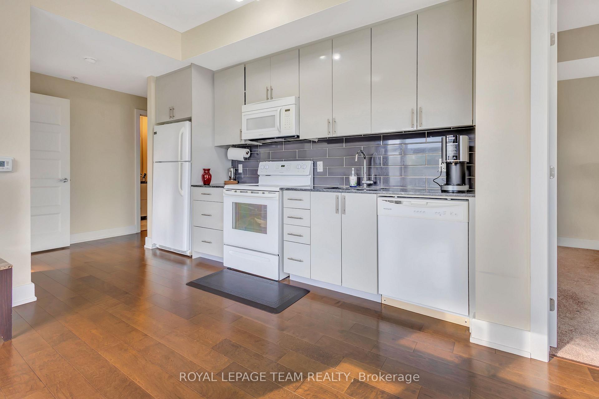 Photo 9 of Unit 215, 2785 Baseline Road, Ottawa, Redwood Park — HOMEH
