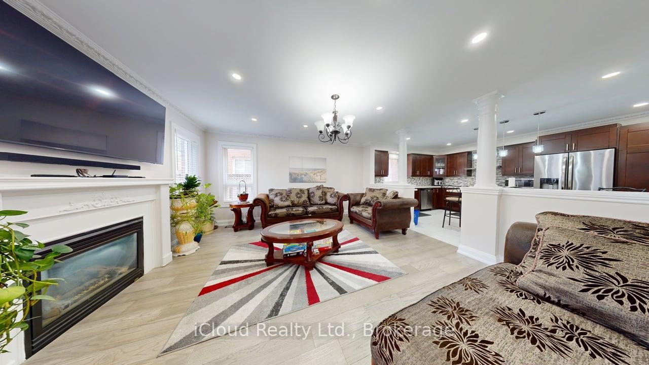 Photo 4 of 71 Tufton Crescent, Brampton, Fletcher's Meadow — HOMEH