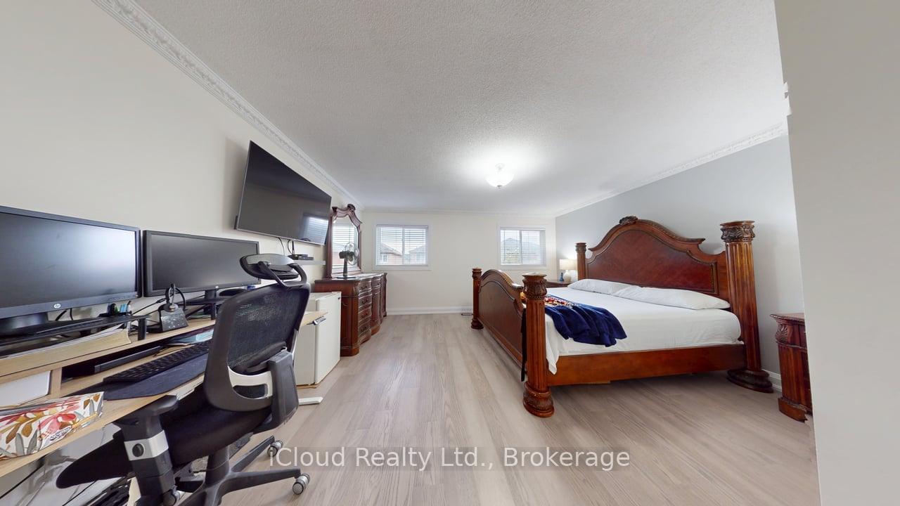 Photo 9 of 71 Tufton Crescent, Brampton, Fletcher's Meadow — HOMEH