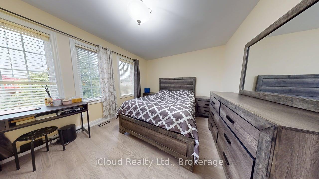 Photo 13 of 71 Tufton Crescent, Brampton, Fletcher's Meadow — HOMEH