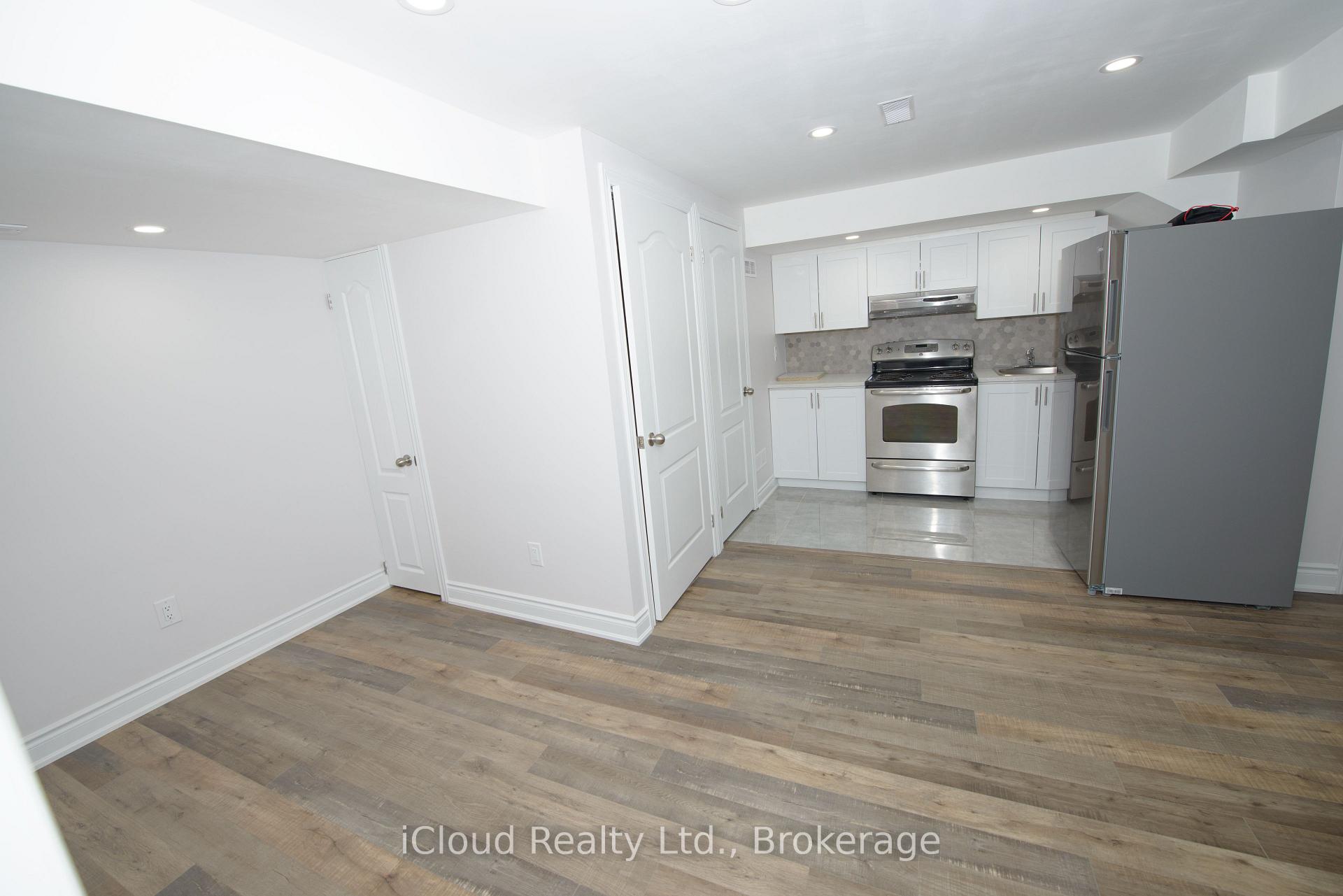 Photo 15 of 71 Tufton Crescent, Brampton, Fletcher's Meadow — HOMEH