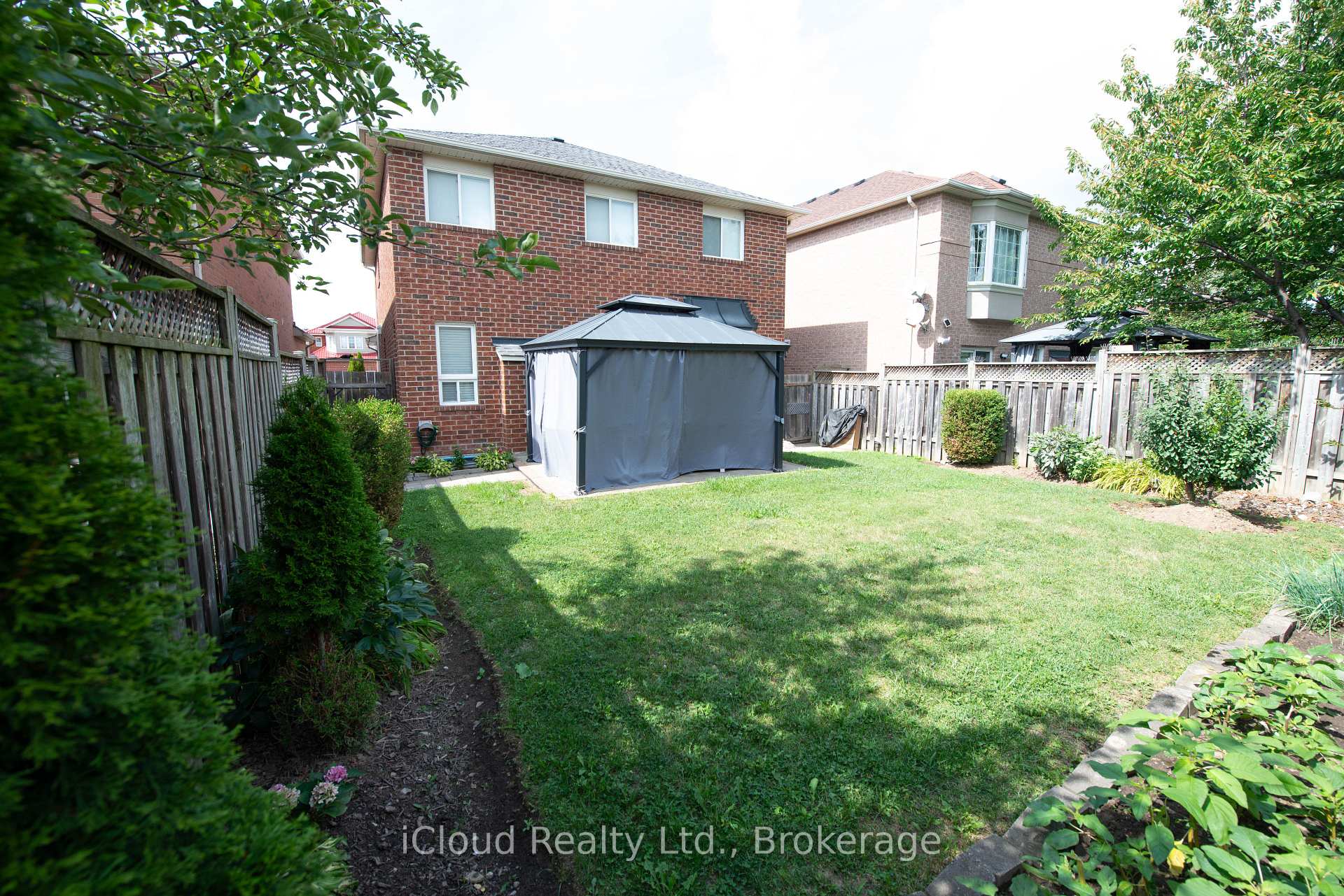 Photo 25 of 71 Tufton Crescent, Brampton, Fletcher's Meadow — HOMEH