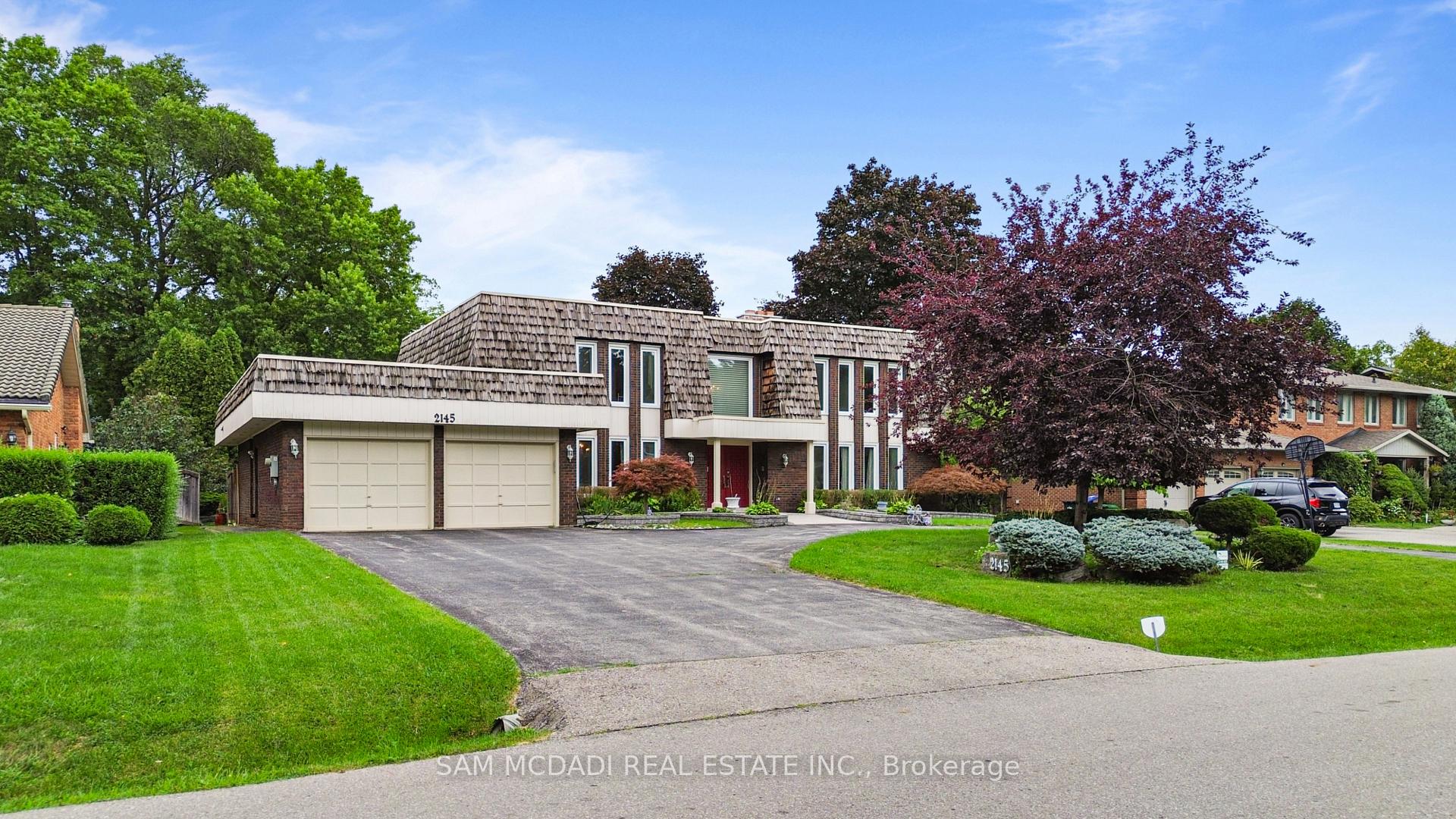 Photo 2 of 2145 Oneida Crescent, Mississauga, Erindale — HOMEH
