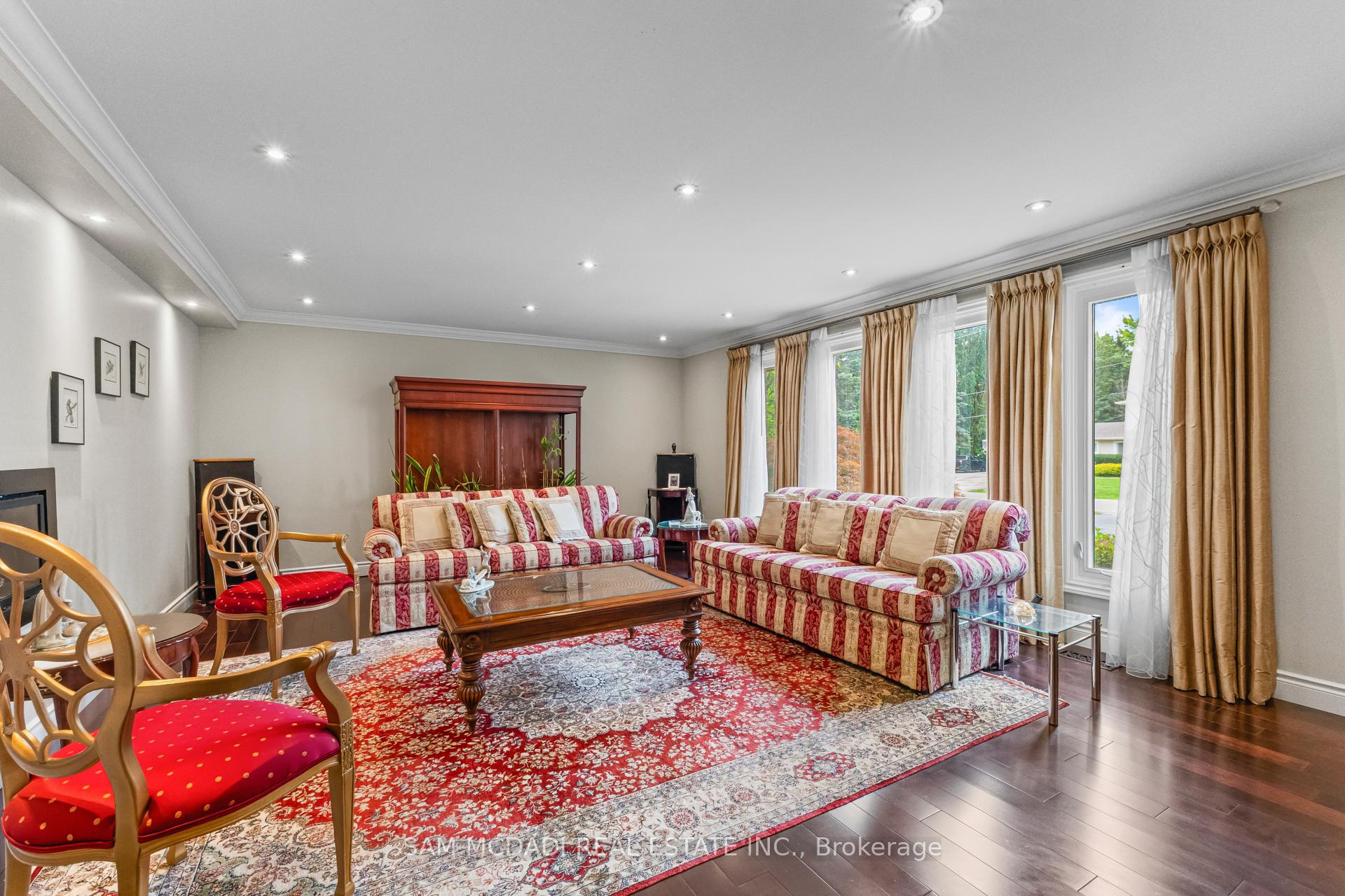 Photo 5 of 2145 Oneida Crescent, Mississauga, Erindale — HOMEH