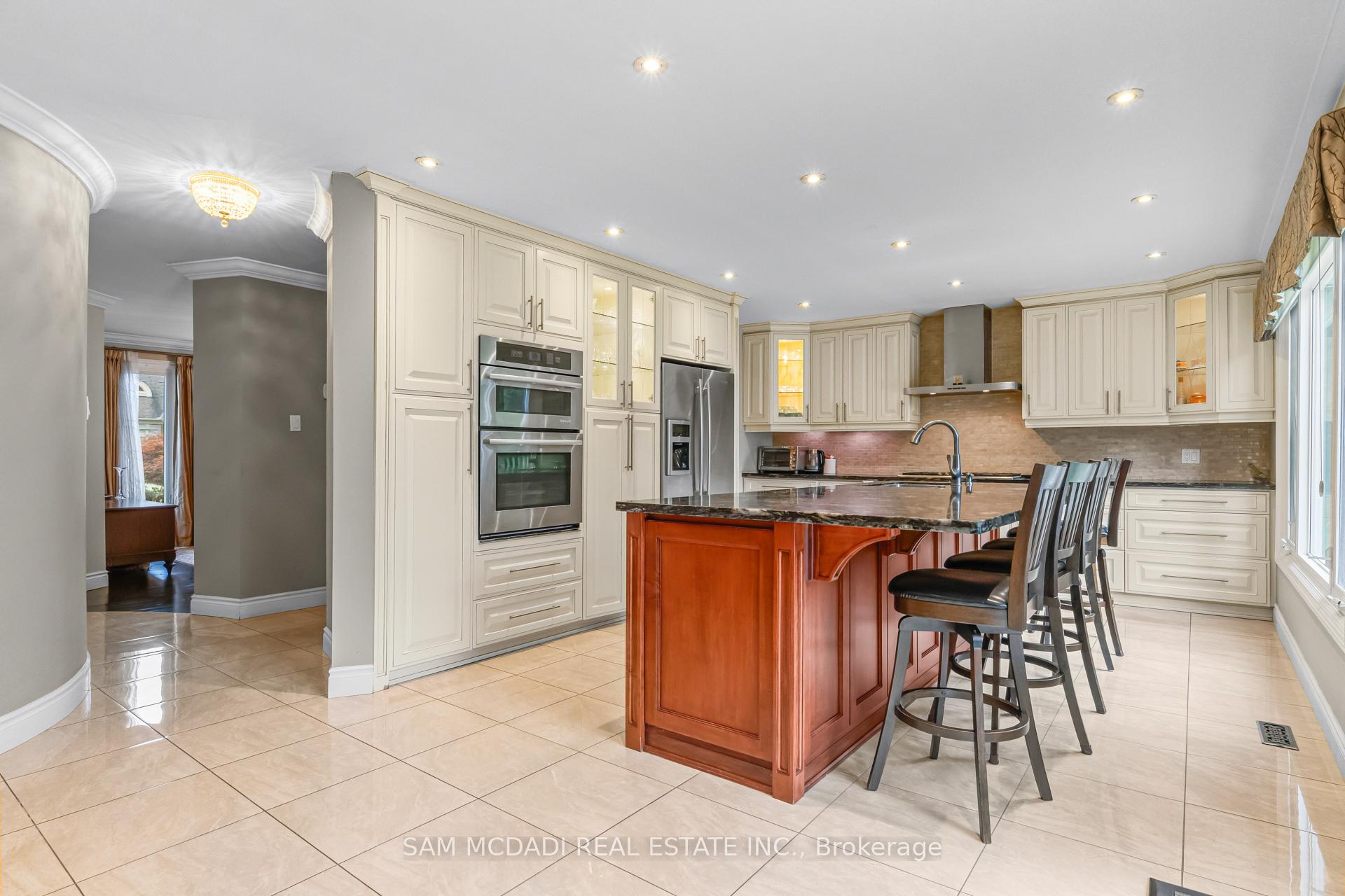 Photo 8 of 2145 Oneida Crescent, Mississauga, Erindale — HOMEH