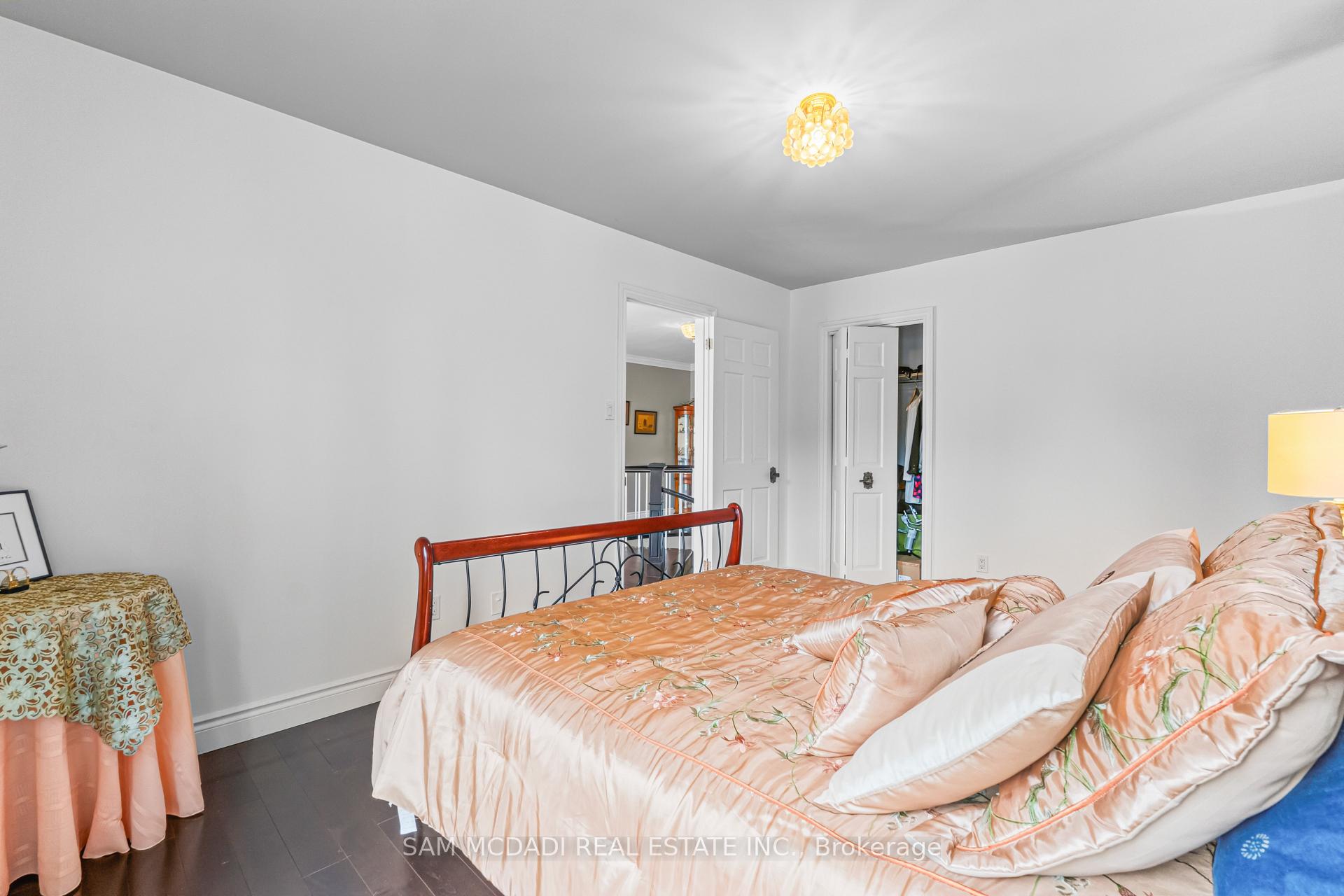 Photo 21 of 2145 Oneida Crescent, Mississauga, Erindale — HOMEH