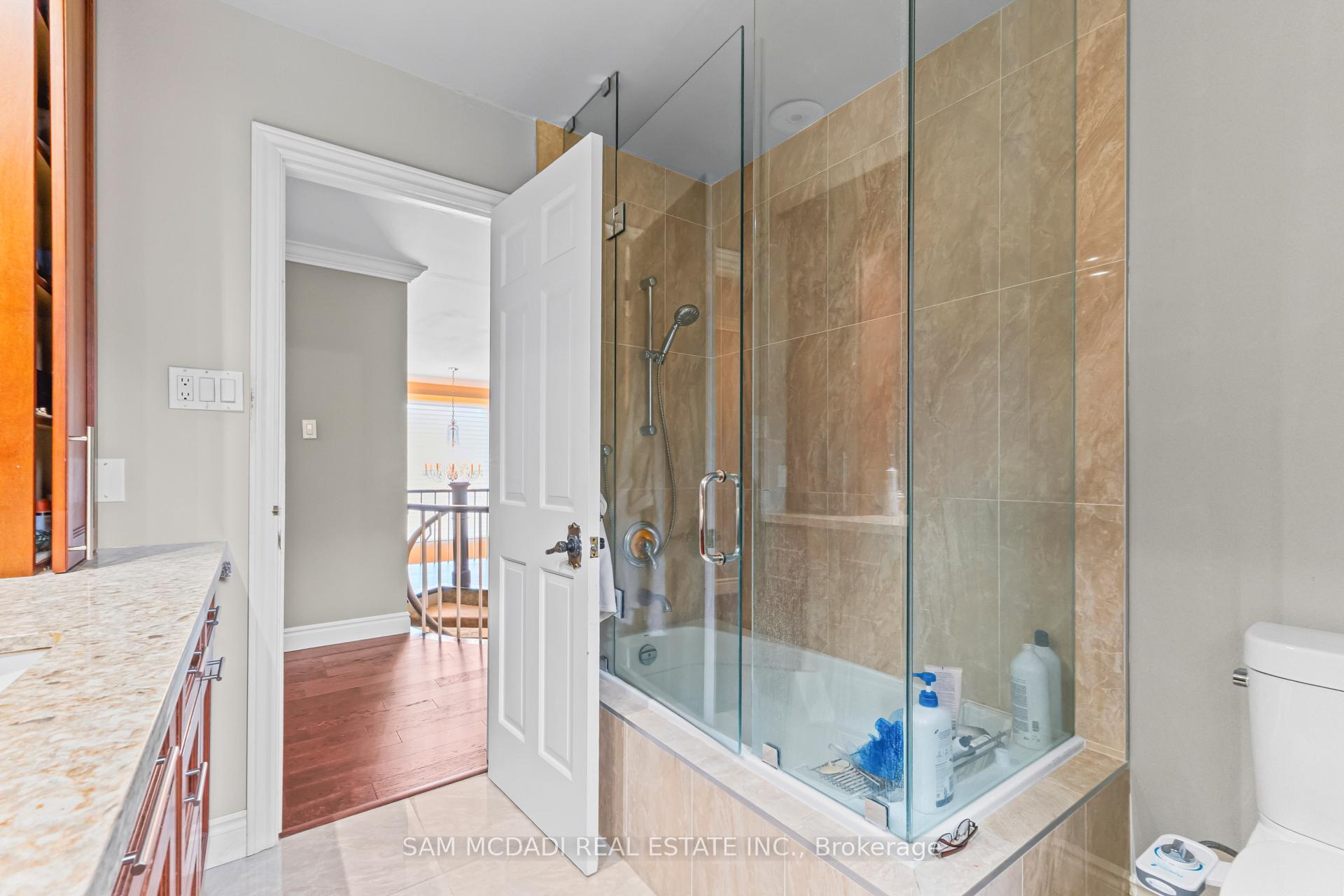 Photo 28 of 2145 Oneida Crescent, Mississauga, Erindale — HOMEH