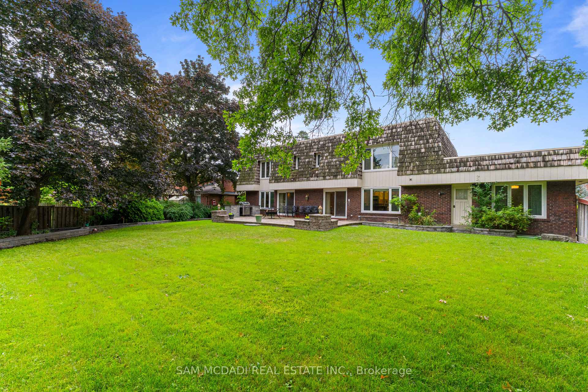 Photo 35 of 2145 Oneida Crescent, Mississauga, Erindale — HOMEH