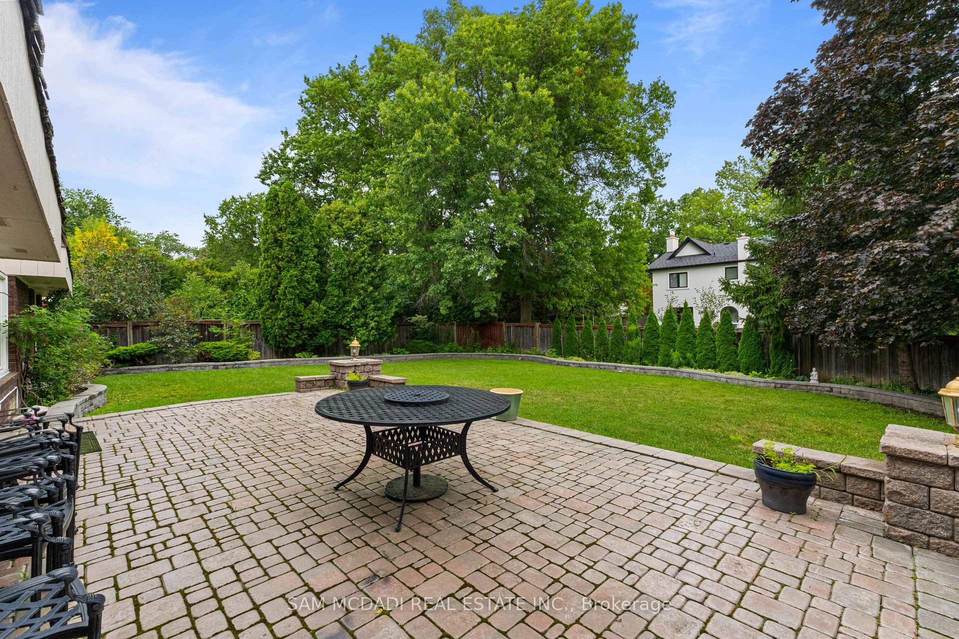 Photo 38 of 2145 Oneida Crescent, Mississauga, Erindale — HOMEH