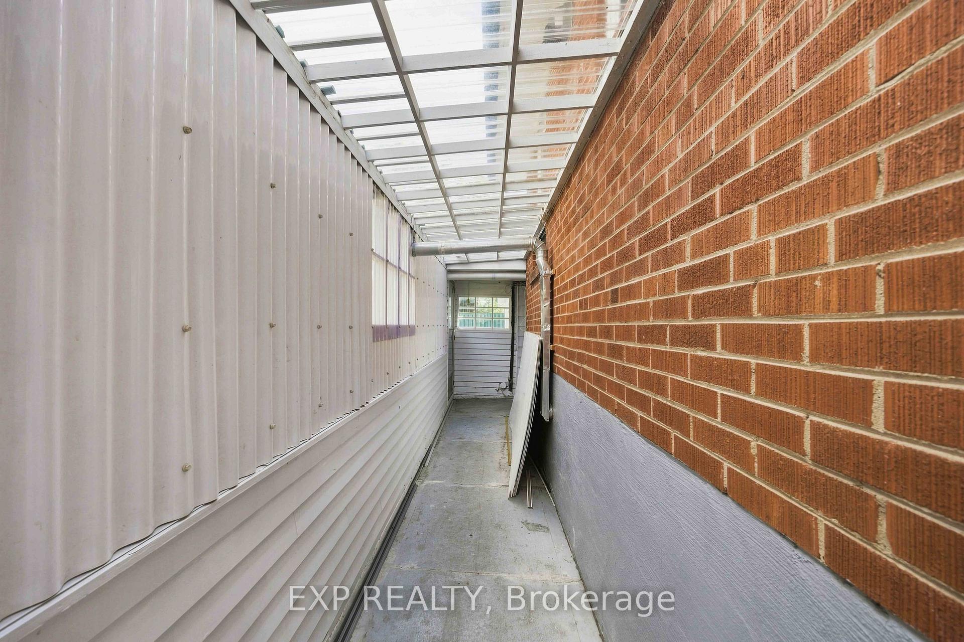 Photo 46 of 57 Brisco Street, Brampton, Brampton North — HOMEH