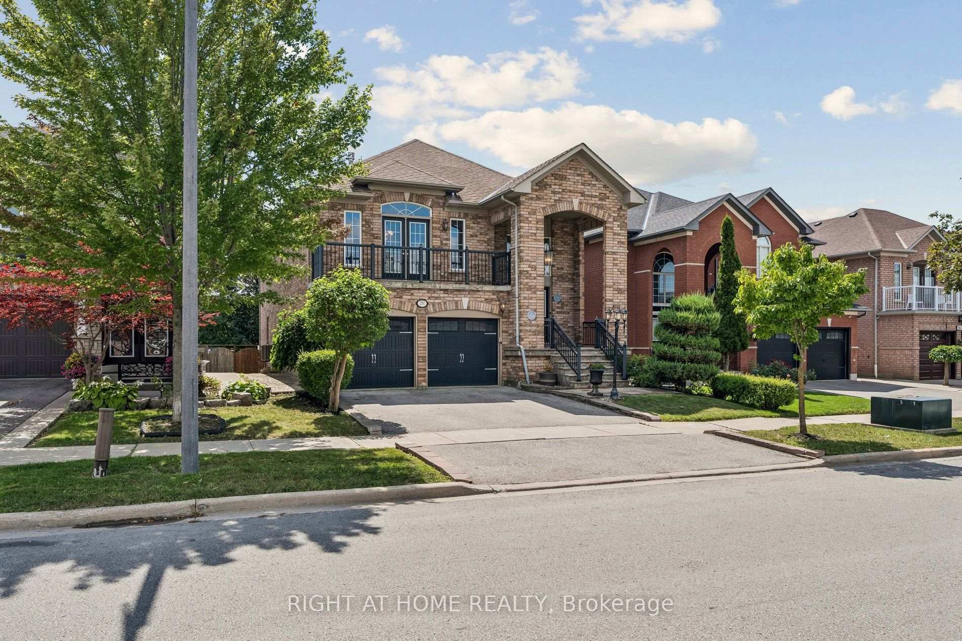 Photo 2 of 251 Sonoma Boulevard, Vaughan, Sonoma Heights — HOMEH