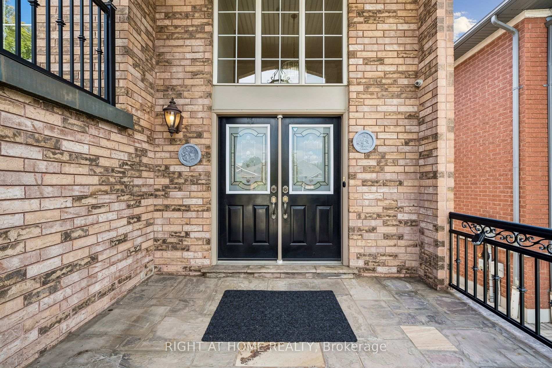 Photo 4 of 251 Sonoma Boulevard, Vaughan, Sonoma Heights — HOMEH