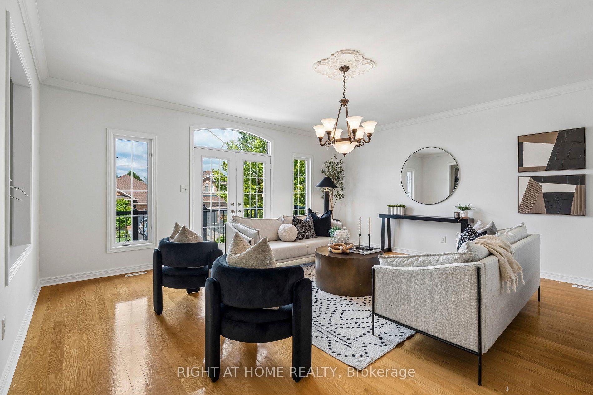 Photo 6 of 251 Sonoma Boulevard, Vaughan, Sonoma Heights — HOMEH