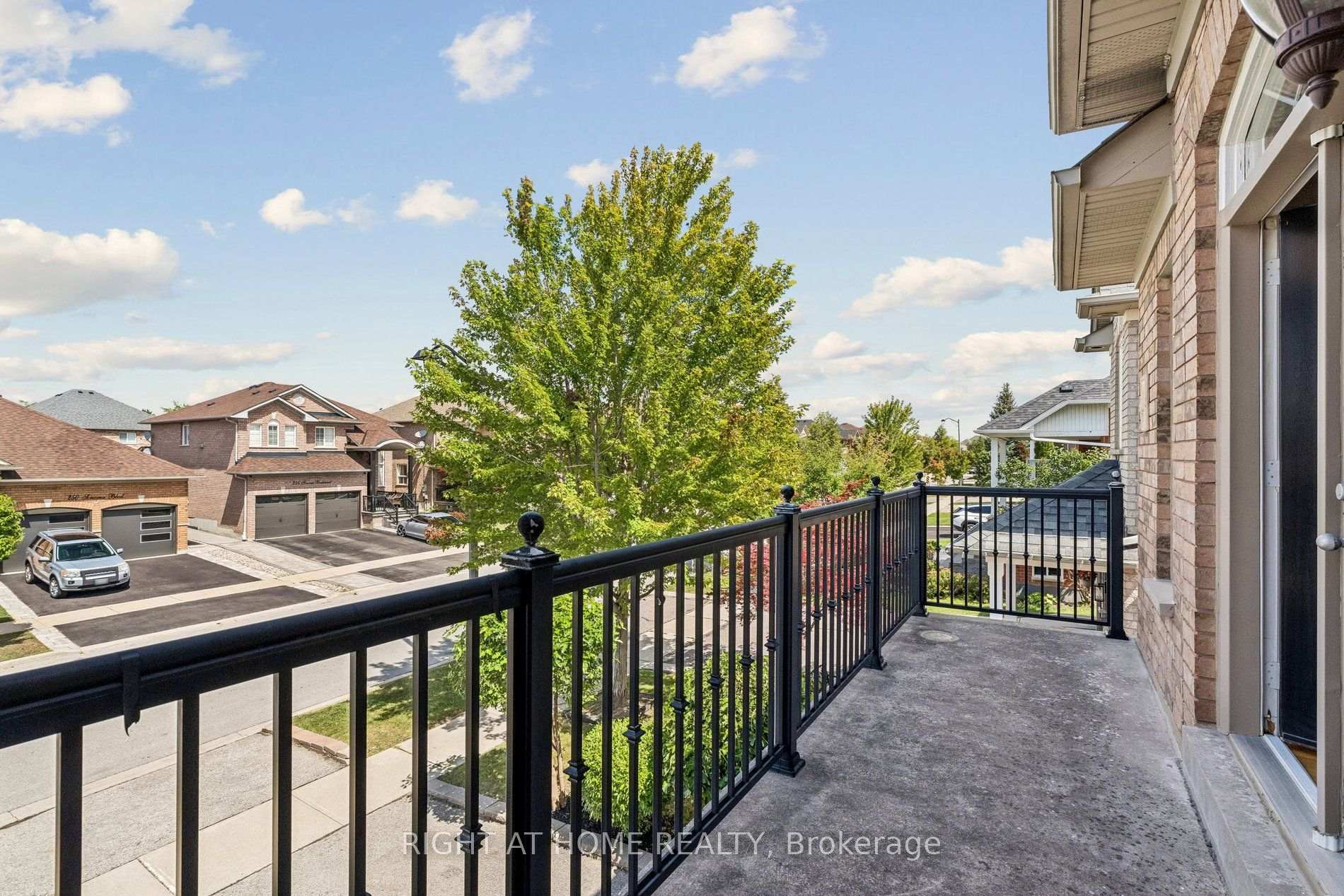Photo 10 of 251 Sonoma Boulevard, Vaughan, Sonoma Heights — HOMEH