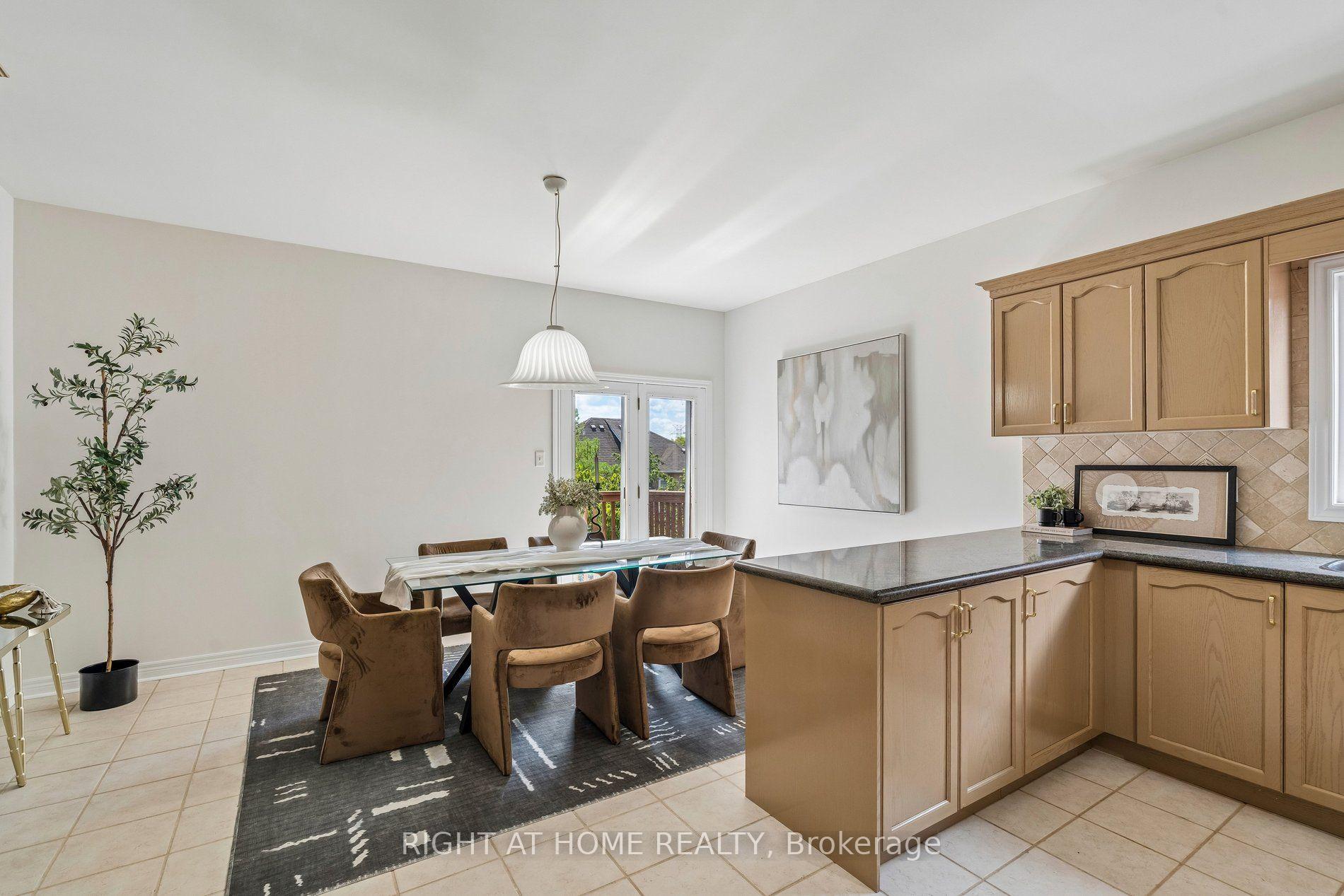 Photo 12 of 251 Sonoma Boulevard, Vaughan, Sonoma Heights — HOMEH