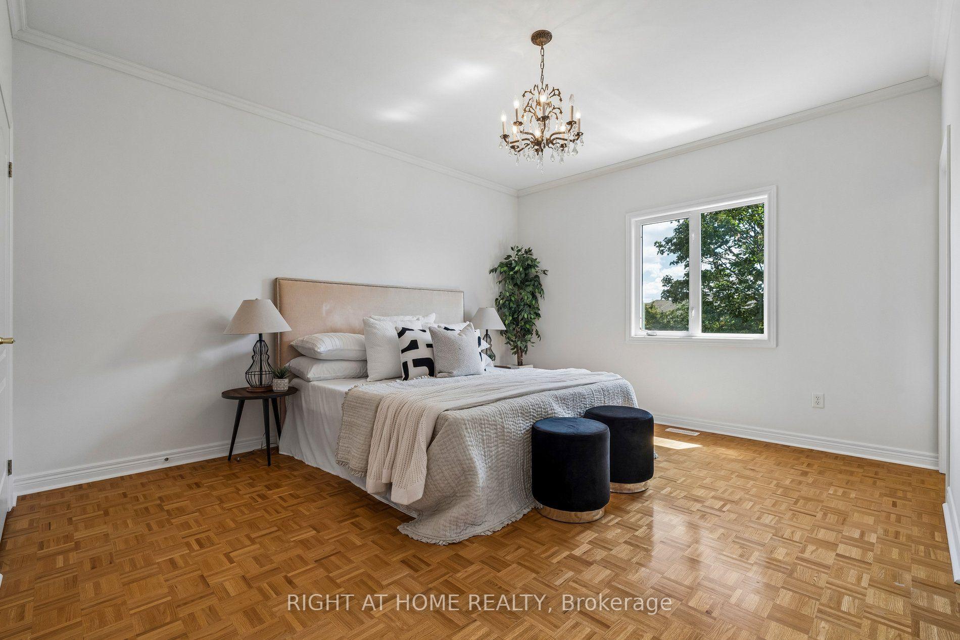 Photo 16 of 251 Sonoma Boulevard, Vaughan, Sonoma Heights — HOMEH
