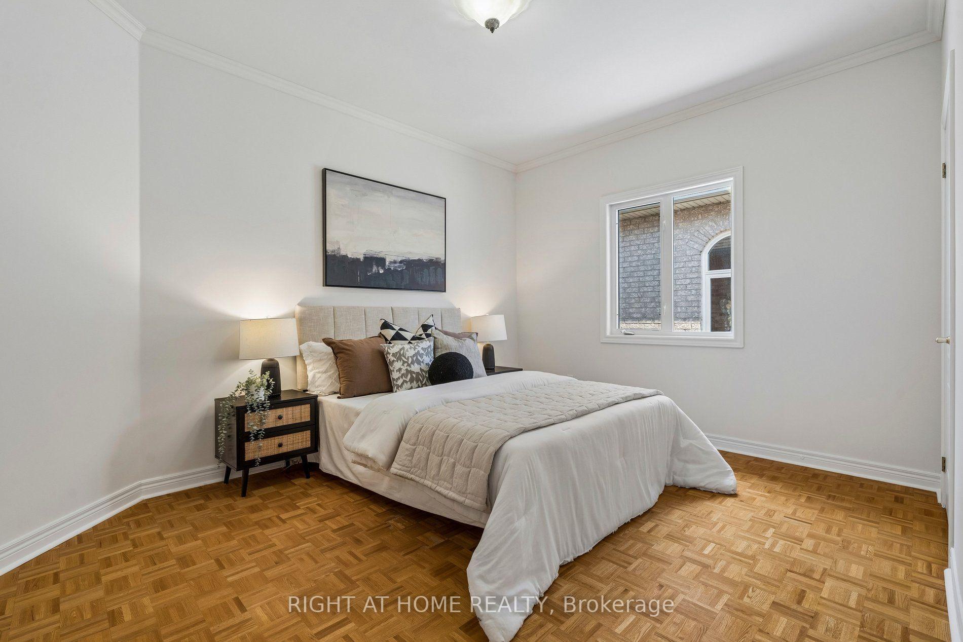 Photo 21 of 251 Sonoma Boulevard, Vaughan, Sonoma Heights — HOMEH