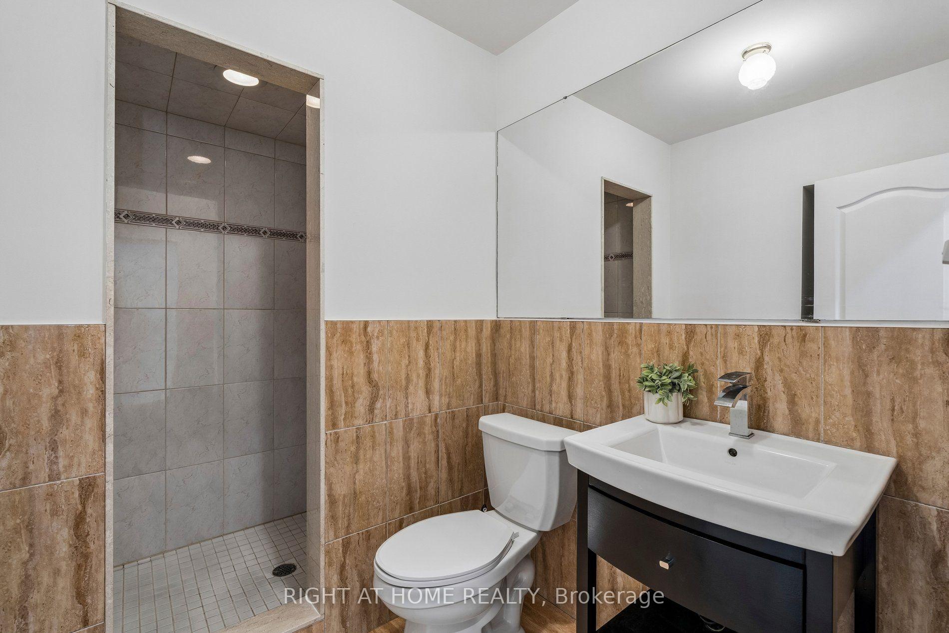 Photo 32 of 251 Sonoma Boulevard, Vaughan, Sonoma Heights — HOMEH