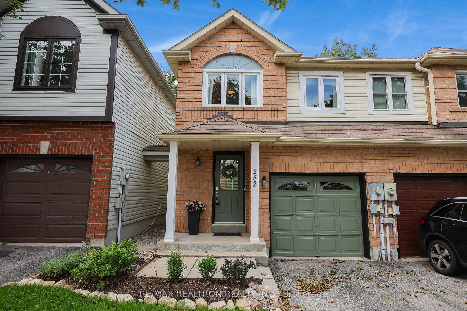 Photo 2 of 282 Ferndale Drive S, Barrie, Ardagh — HOMEH
