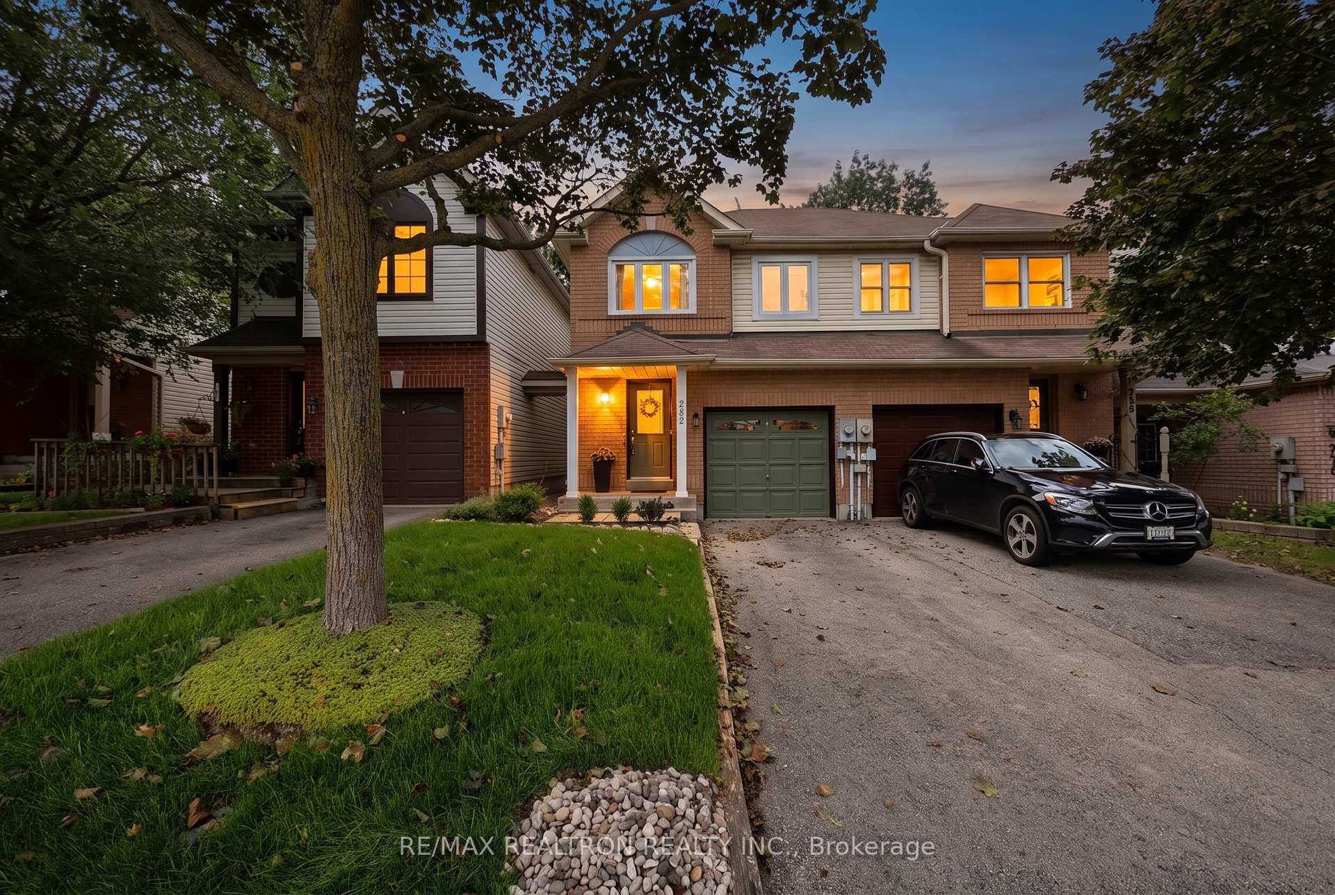 Photo 3 of 282 Ferndale Drive S, Barrie, Ardagh — HOMEH