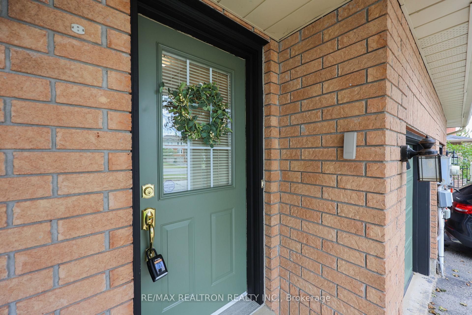 Photo 5 of 282 Ferndale Drive S, Barrie, Ardagh — HOMEH