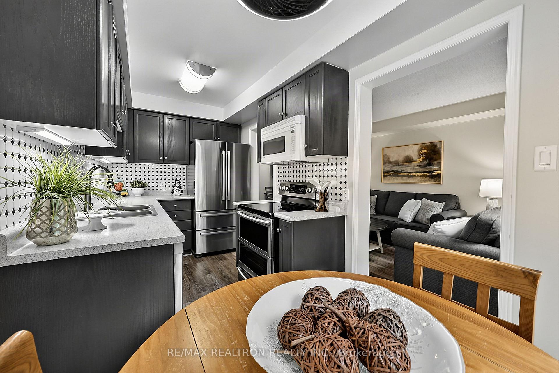 Photo 21 of 282 Ferndale Drive S, Barrie, Ardagh — HOMEH