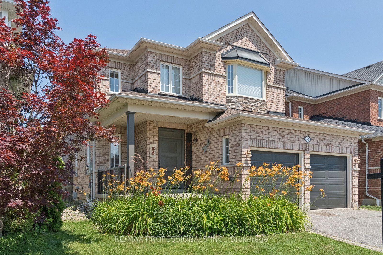 Photo 3 of 62 Blackfriar Avenue, Whitby, Brooklin — HOMEH