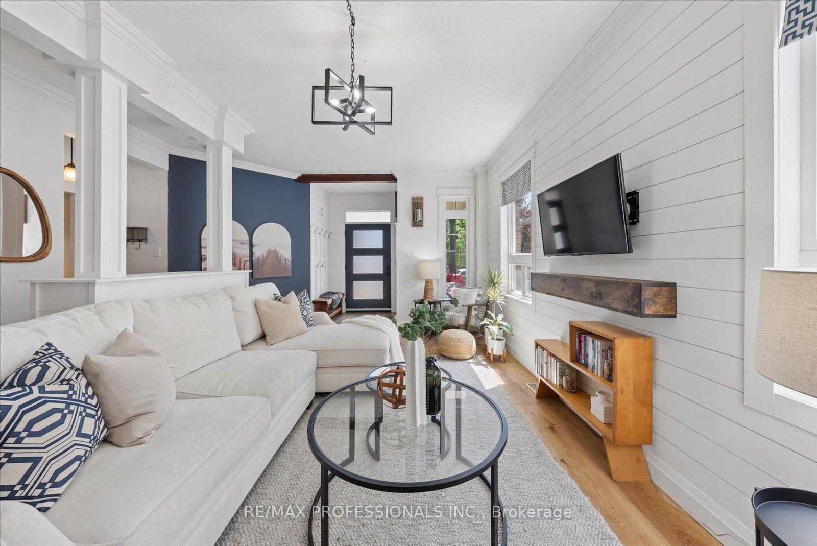 Photo 6 of 62 Blackfriar Avenue, Whitby, Brooklin — HOMEH