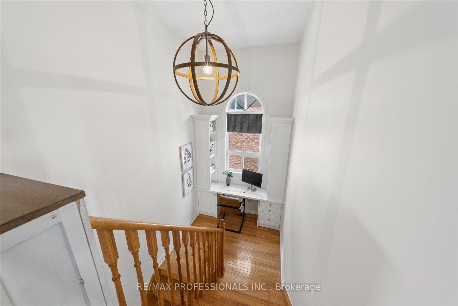 Photo 26 of 62 Blackfriar Avenue, Whitby, Brooklin — HOMEH