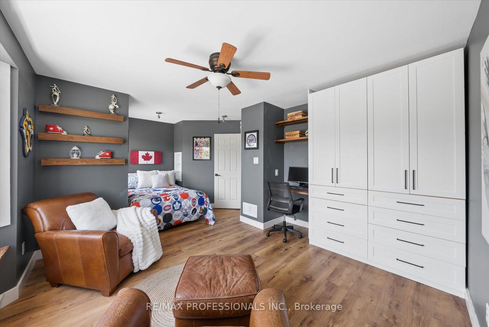 Photo 33 of 62 Blackfriar Avenue, Whitby, Brooklin — HOMEH