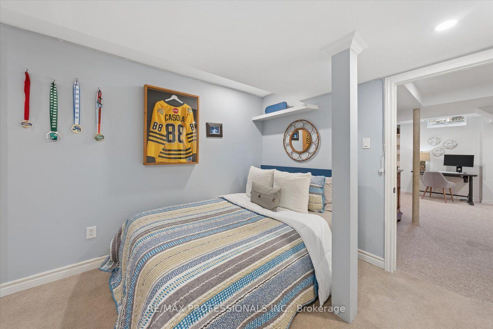 Photo 39 of 62 Blackfriar Avenue, Whitby, Brooklin — HOMEH